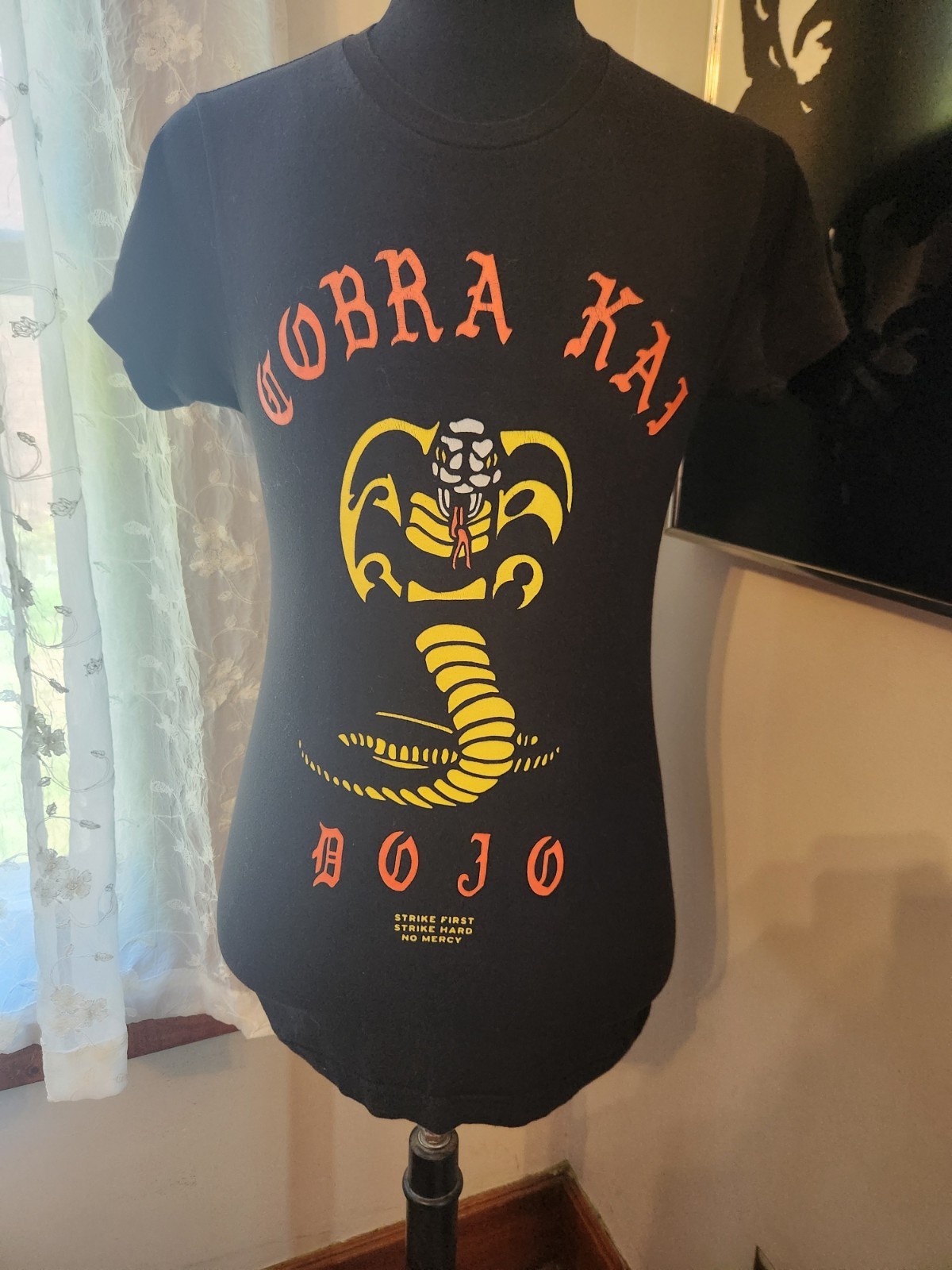 Cobra Kai Dojo Karate Kid Box Lunch Black Short Sleeve T-Shirt Size Adult Small
