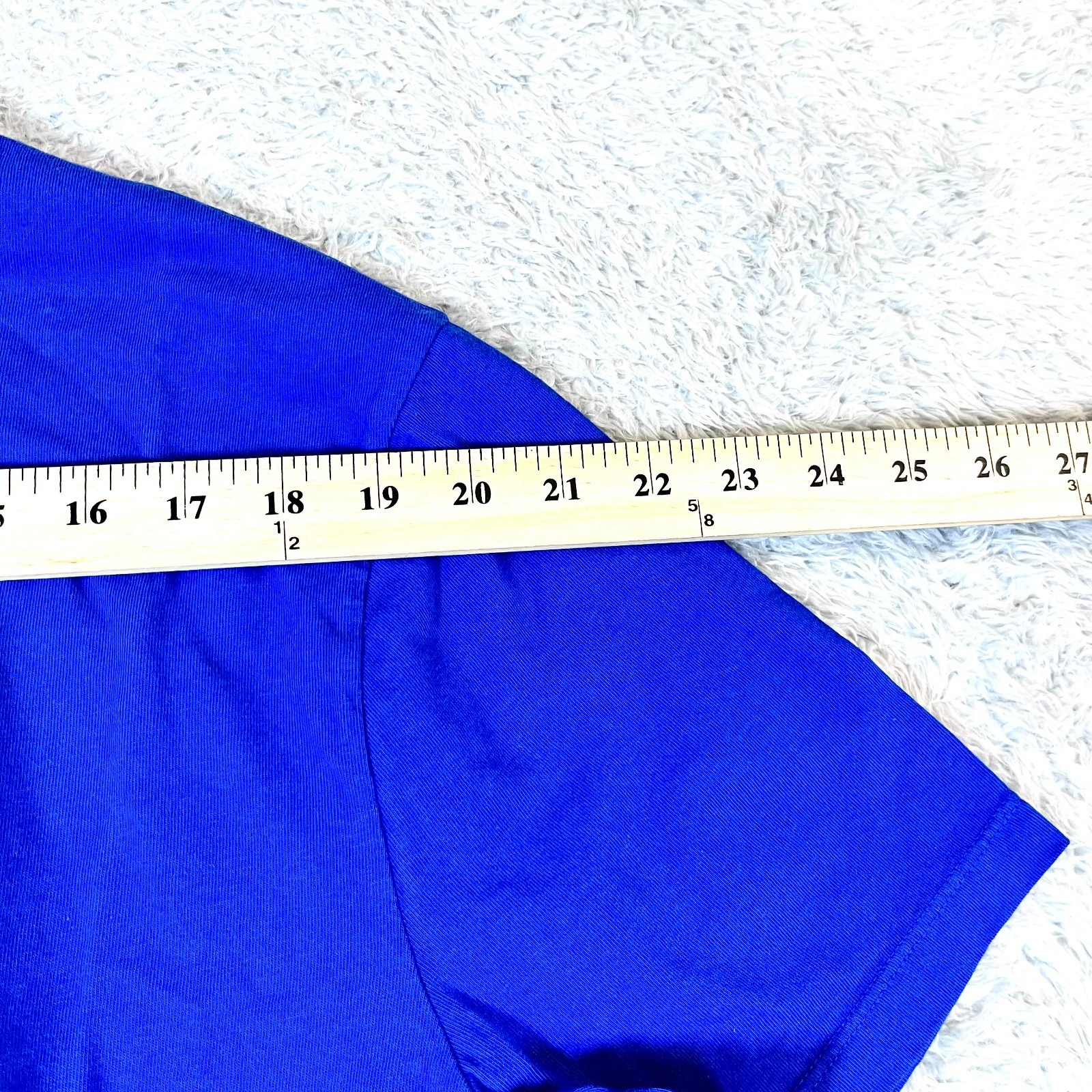 Vince Men&rsquo;s Blue Short Sleeve Round Neck T-Shirt Size M