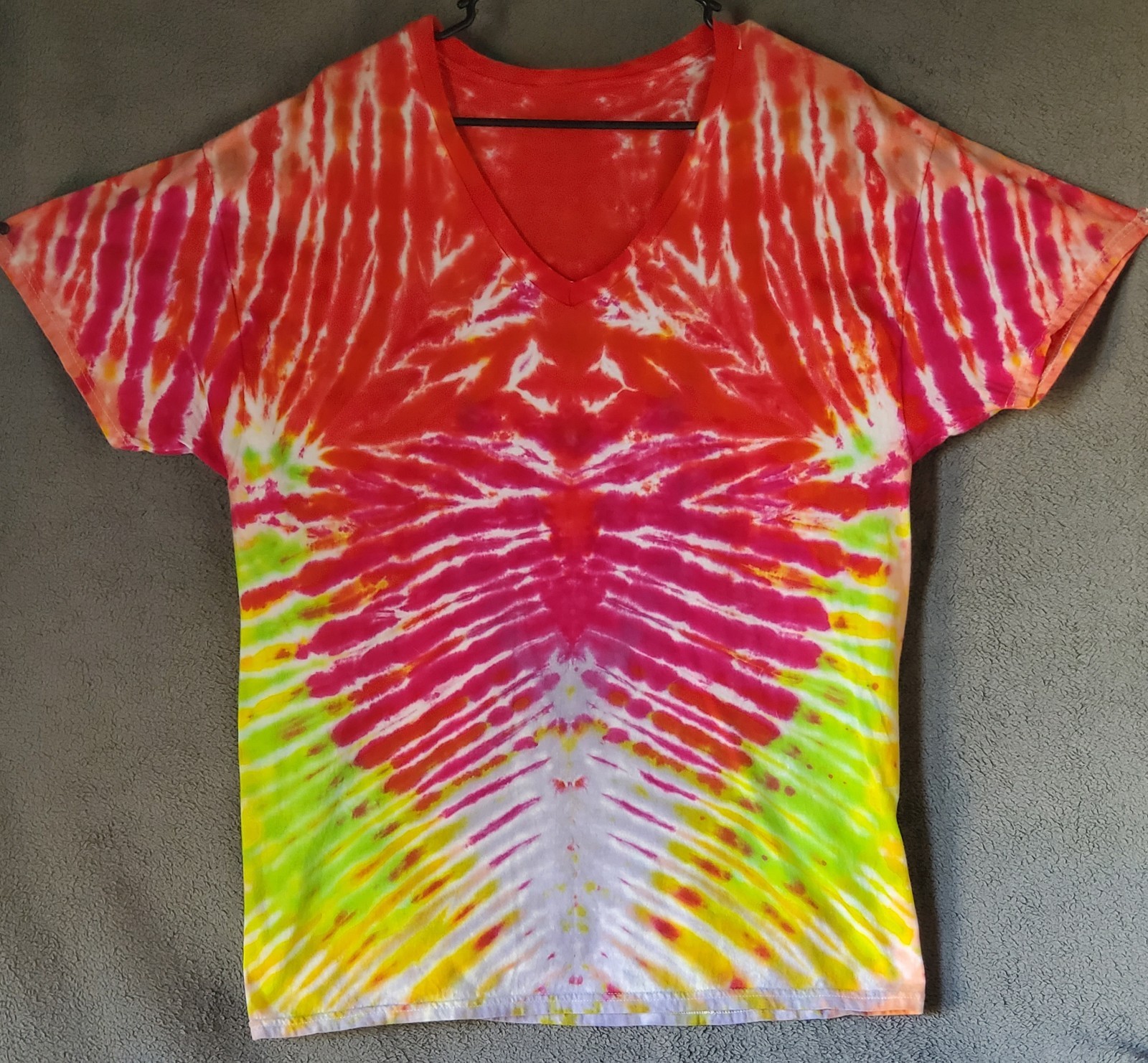 HANES SIZE LARGE 100% Cotton Tye Dyed Shirt Pre-washed WON&rsquo;T FADE VERY SOFT