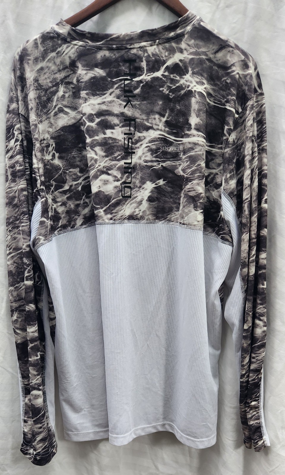 Huk Men&rsquo;s XXL L/S Performance Fishing Shirts Black Camo & Blue Camo Lot 2