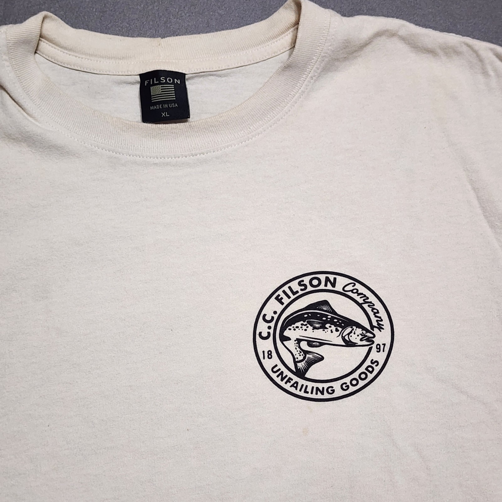 Filson Alaska Outfitter Unfailing Goods Trout Graphic T-Shirt Men&rsquo;s XL USA Made