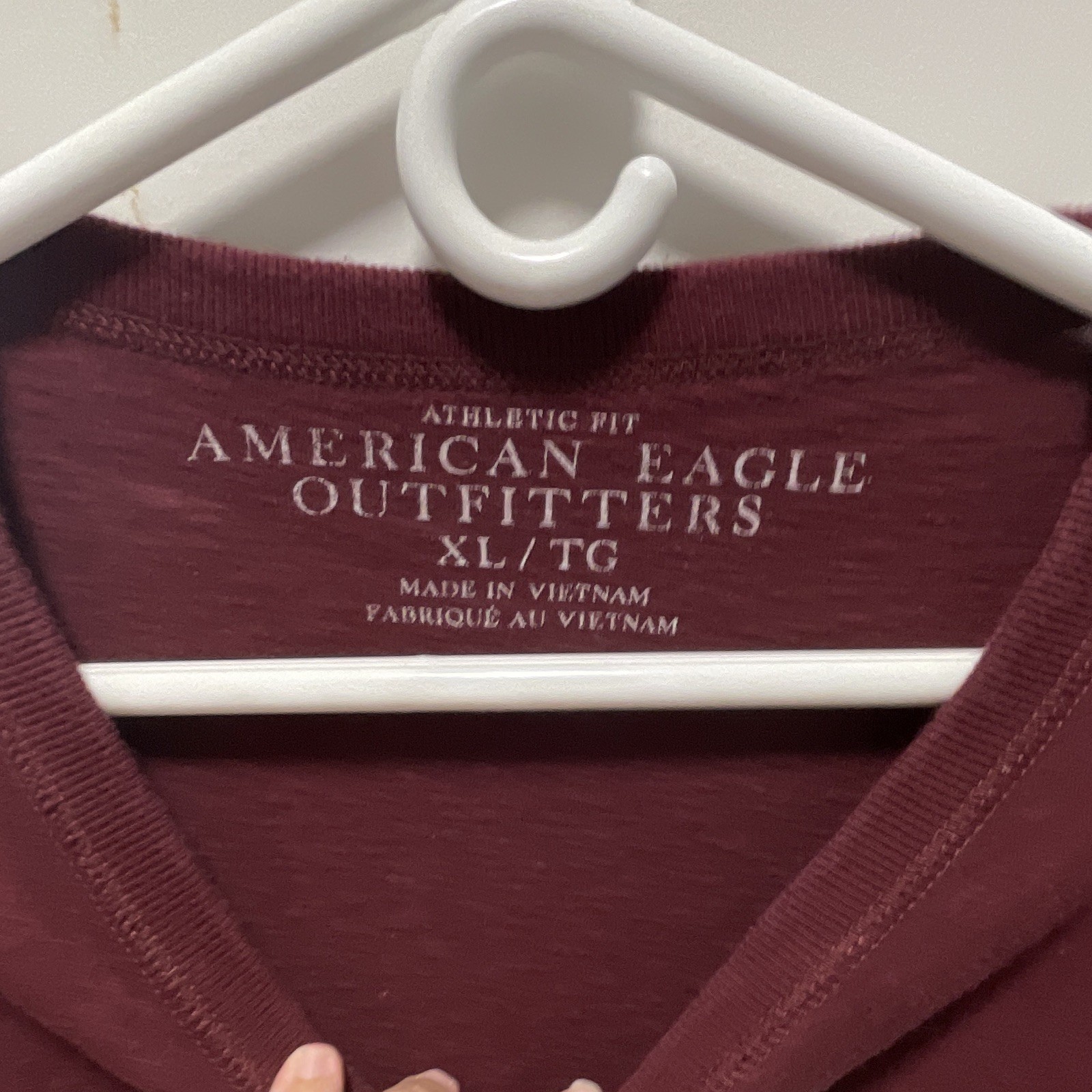 American Eagle Men&rsquo;s Burgundy Graphic Crew Neck Long Sleeve T-Shirt XL