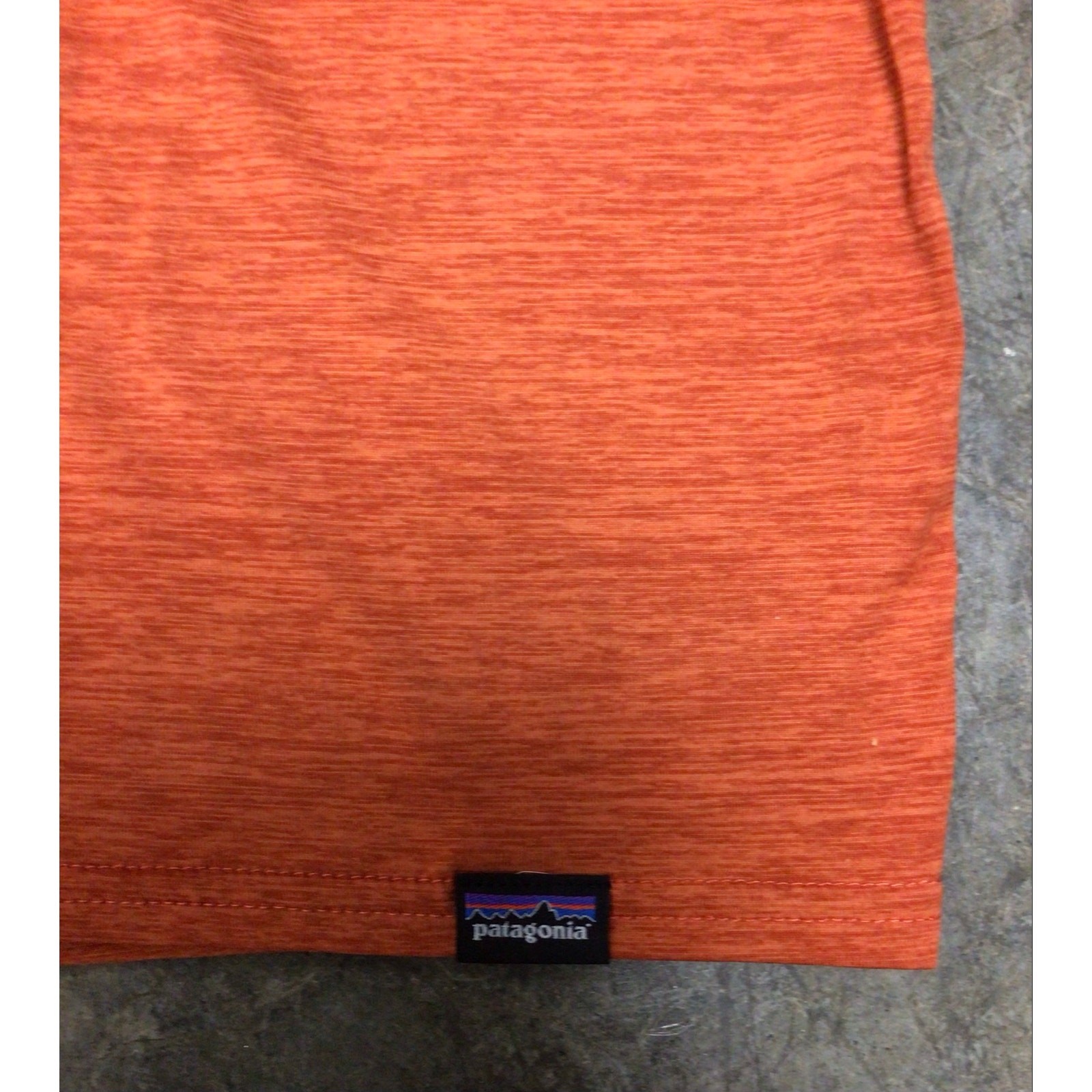 Men&rsquo;s Patagonia M Short Sleeve Shirt. Light weight,
