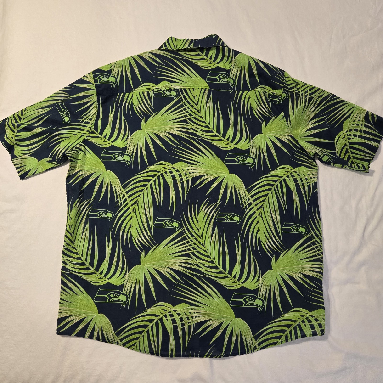 Seattle Seahawks Hawaiian Shirt Mens 3XL NFL Team Apparel Button Up Green