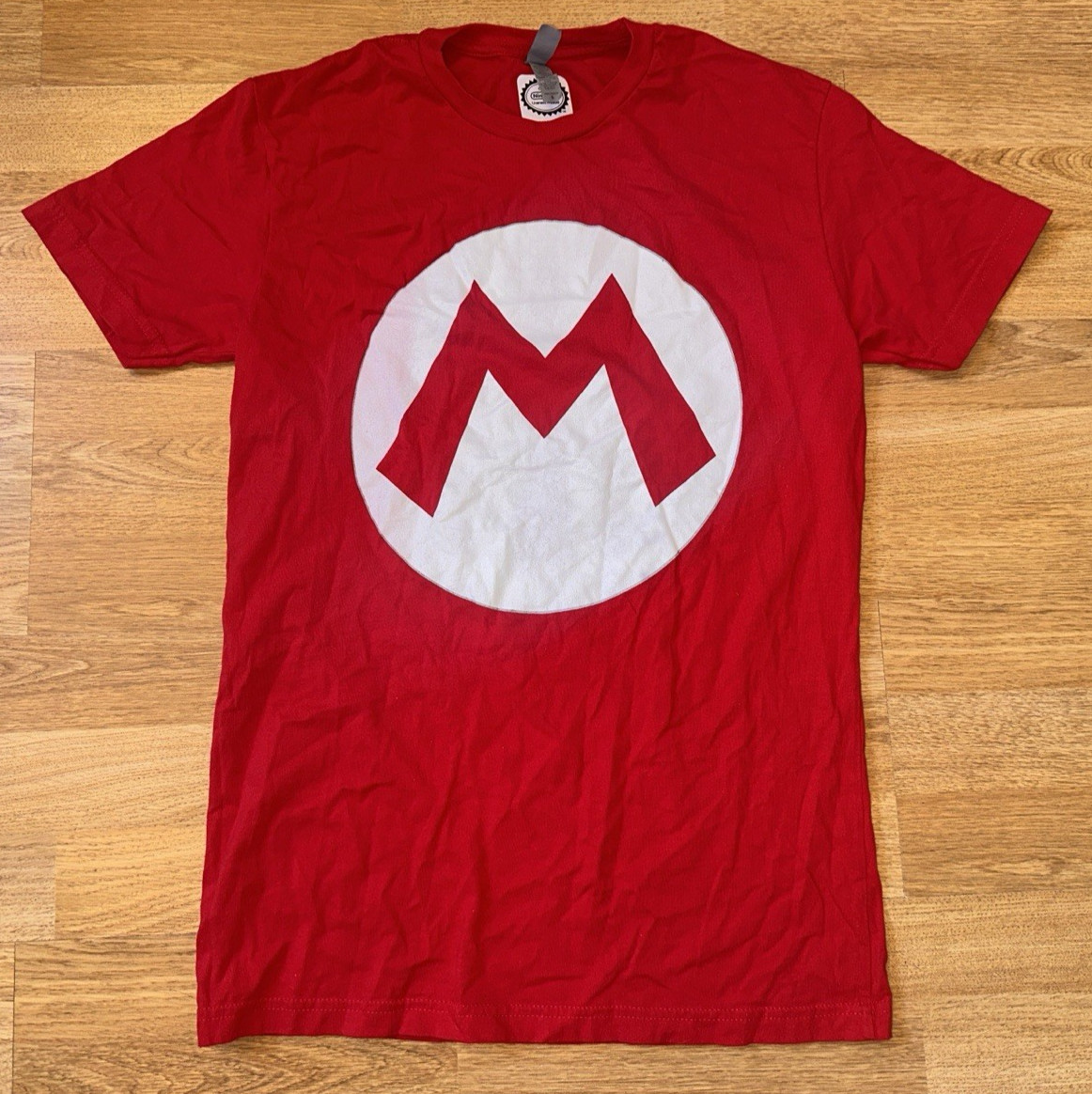 Nintendo Super Mario Brothers Emblem Red Short Sleeve T-Shirt – Size Small