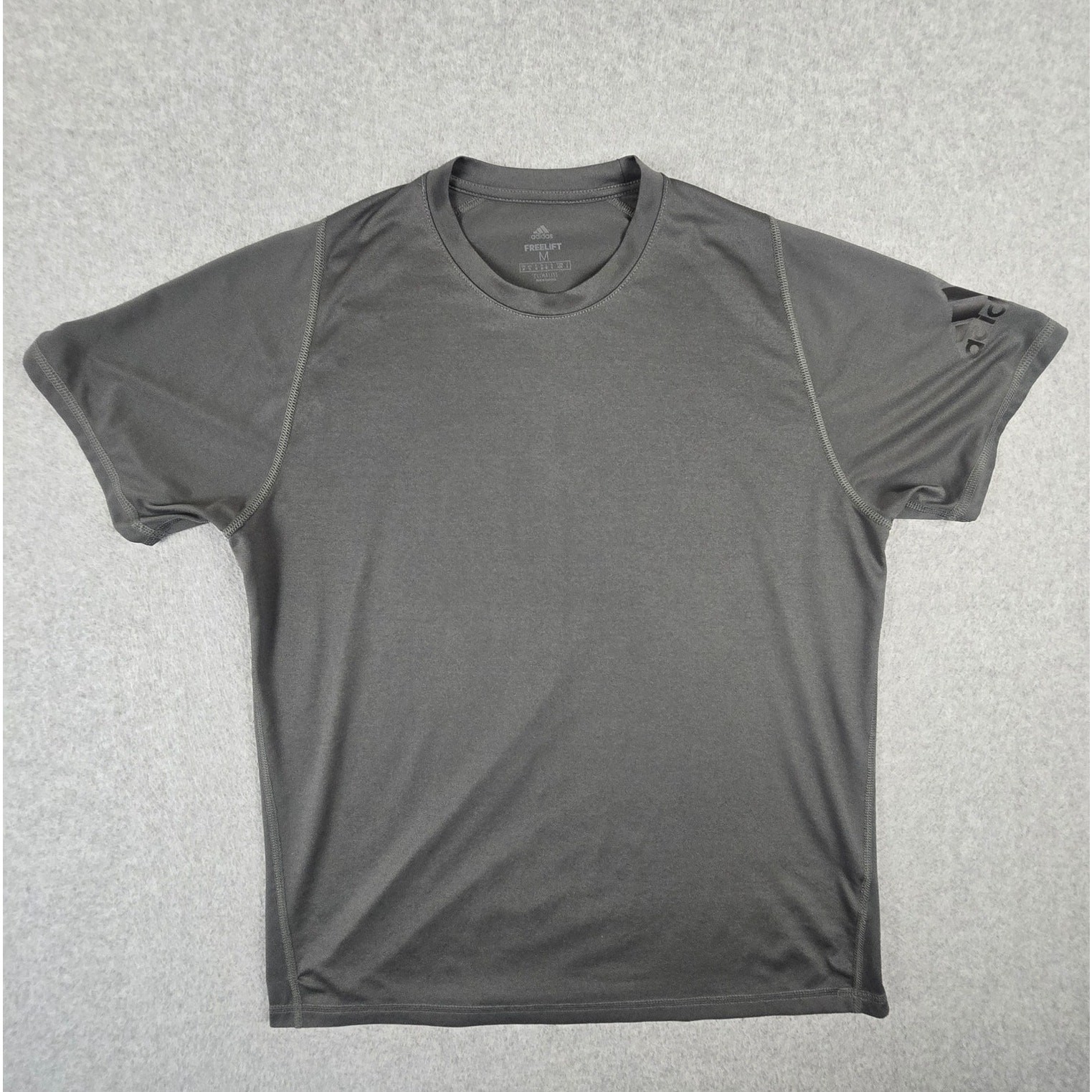 Adidas Shirt Mens Size Medium Freelift Climalite Gray Short Sleeve Tee