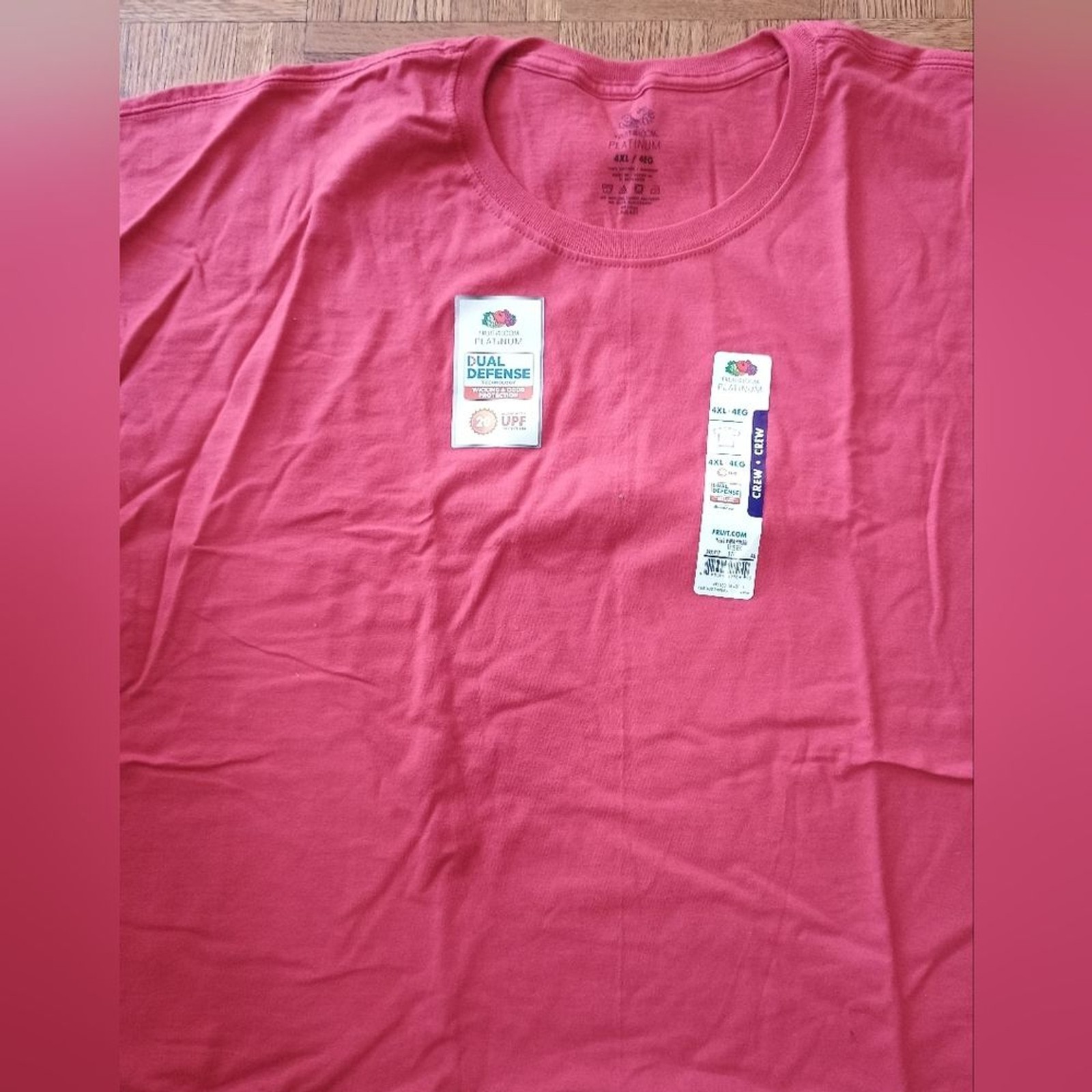 Fruit of the Loom Dual Defense Men&rsquo;s Short Sleeve Tees in Gray and Red 4XL
