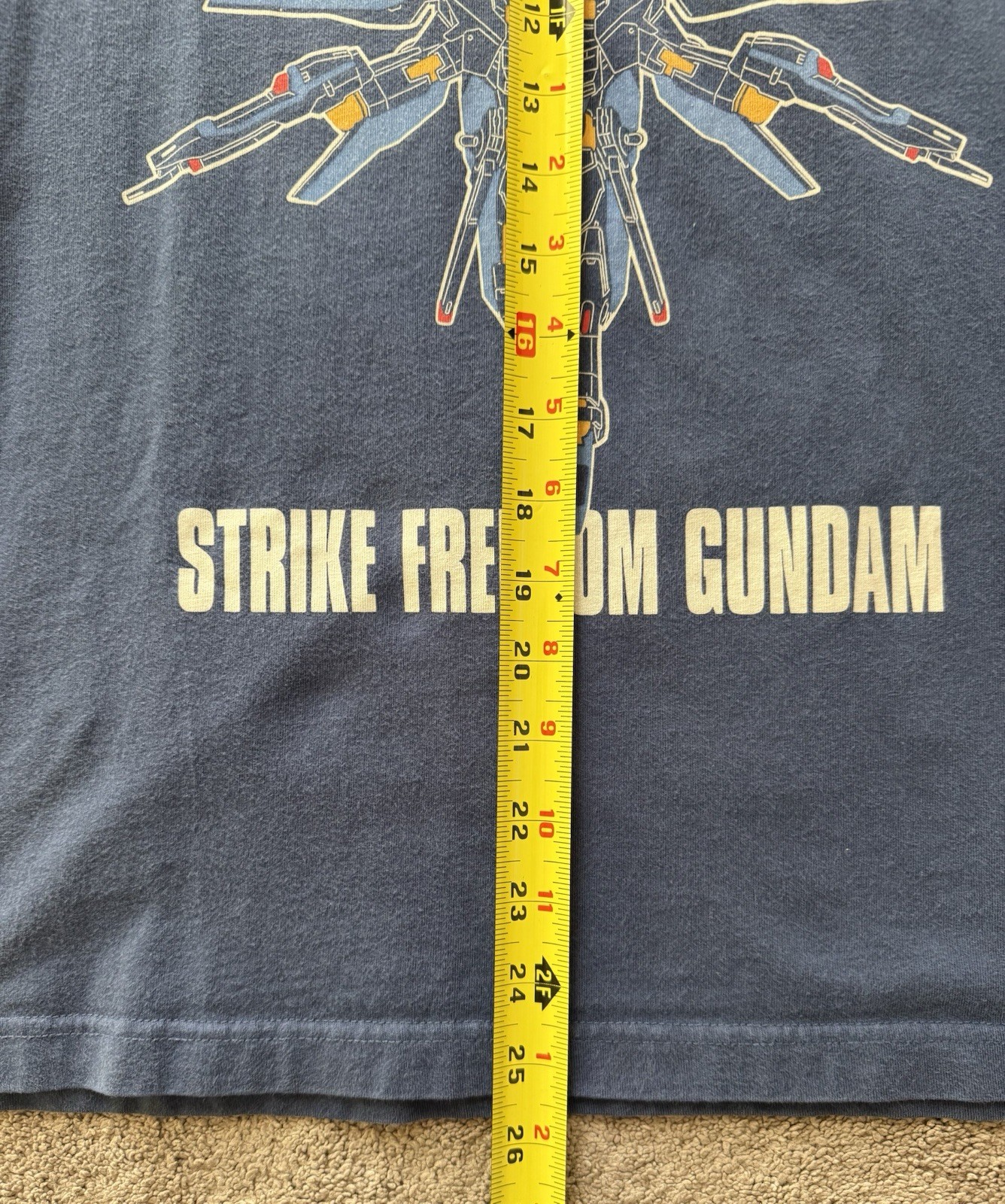 UT Uniqlo ZGMF-X20A Strike Freedom Gundam 40th Anniversary T-shirt Size Small