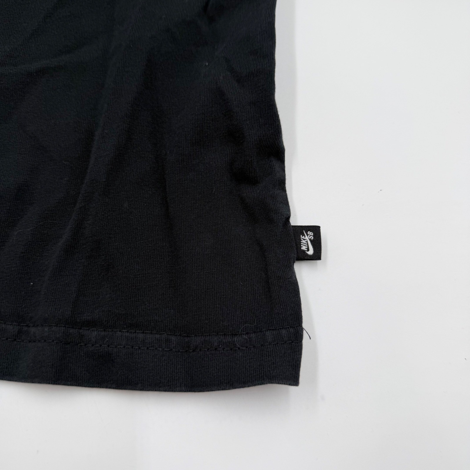 Nike SB Mens Black Collegiate Logo Graphic T-Shirt L DB9966-010 Skateboard Tee
