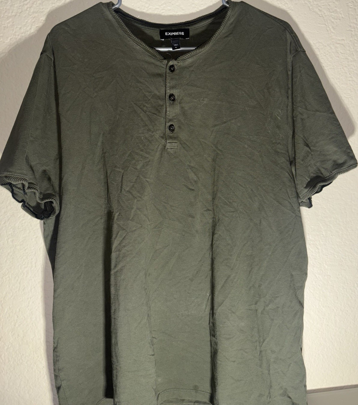 Express Men’s Green Solid Knit Henley Short Sleeve Button Ribbed Trim Tee XL