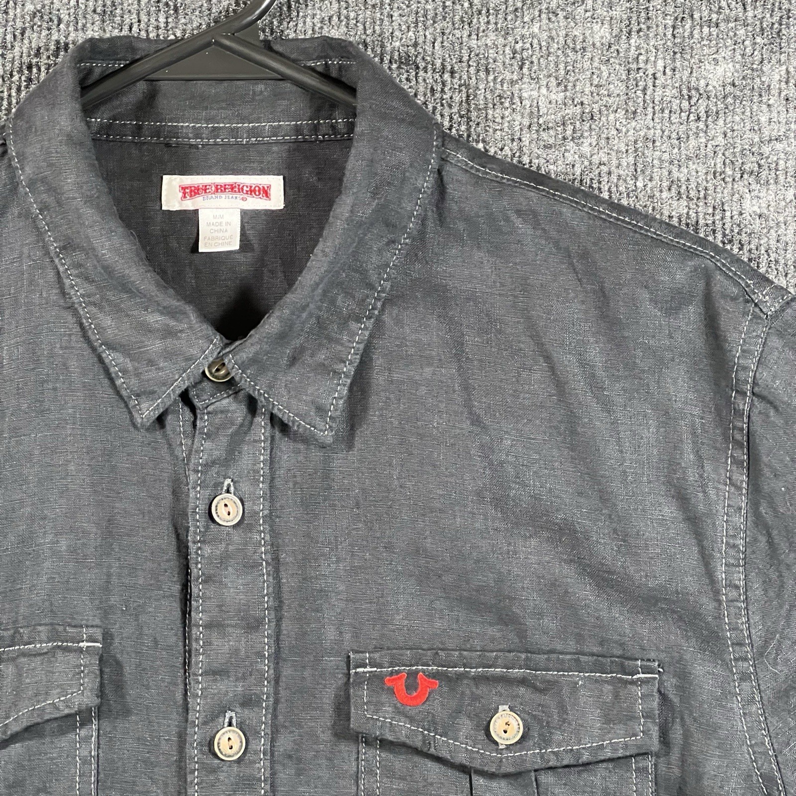 True Religion Men’s Long Sleeve Utility Shirt Size M Black Red Logo