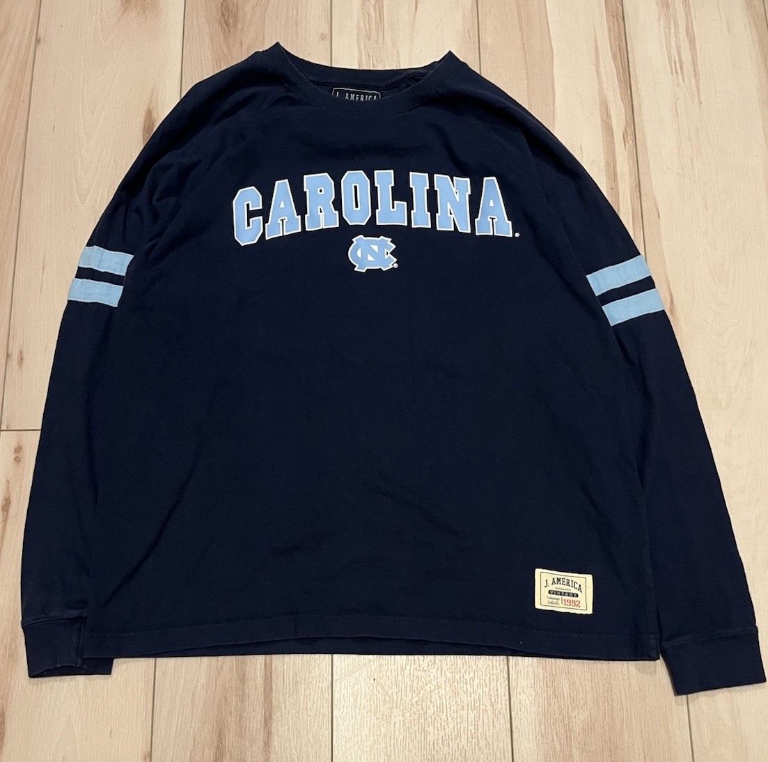 J. America Navy UNC Collegiate Long Sleeve Logo T-Shirt Sz L