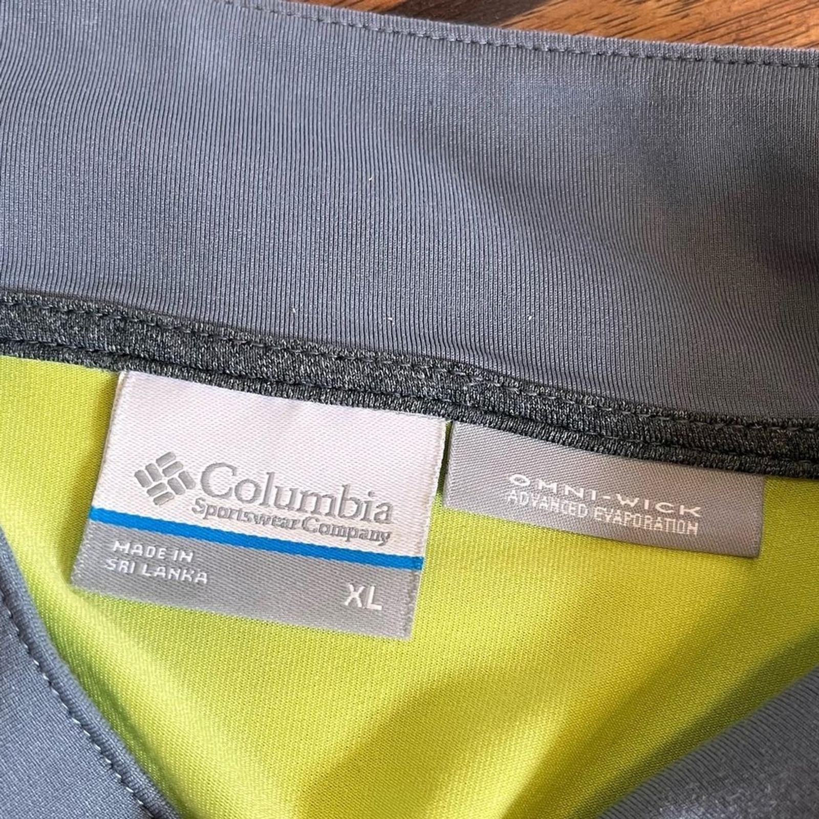 Columbia long sleeve Tee mens XL Omni Wick 1/4 zip shirt yellow gray performance