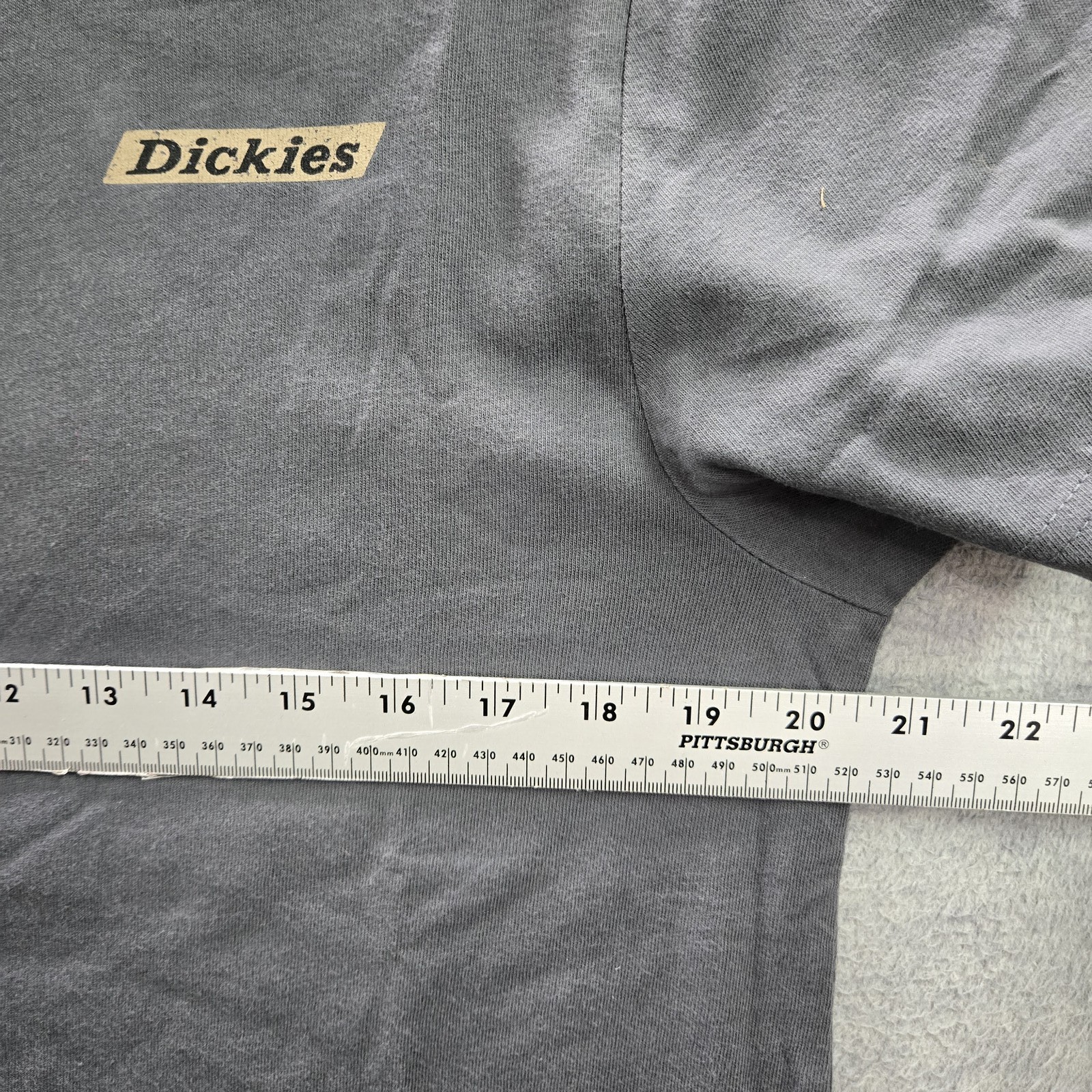 Dickies Men Shirt M Gray Camo Logo Graphic Print Short Sleeve Crew Neck NWT