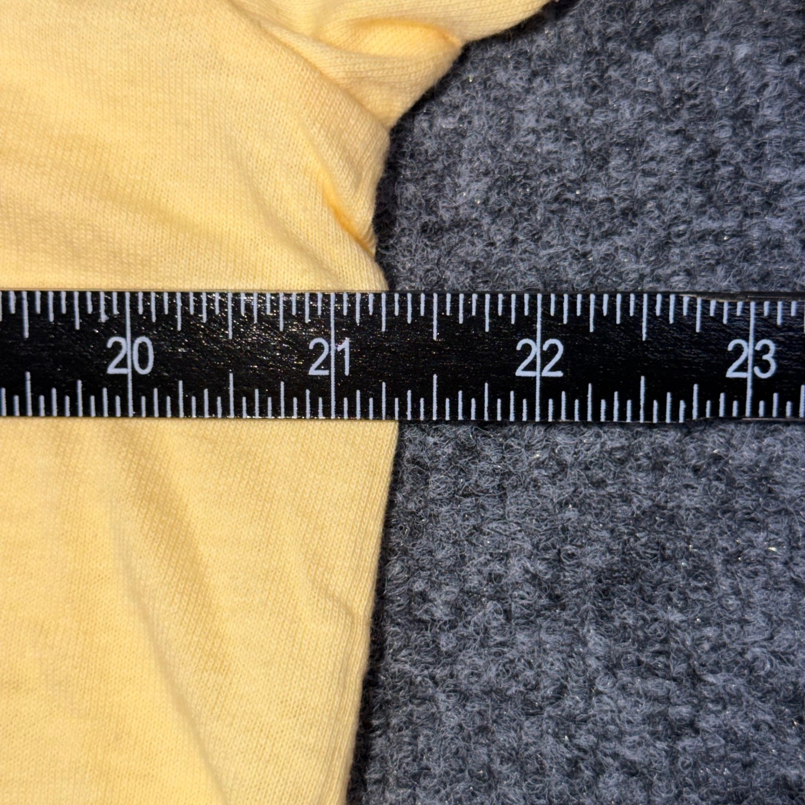 Only NY NYC Peace Sign Graphic T-Shirt Mens Medium Yellow Short Sleeve USA Made