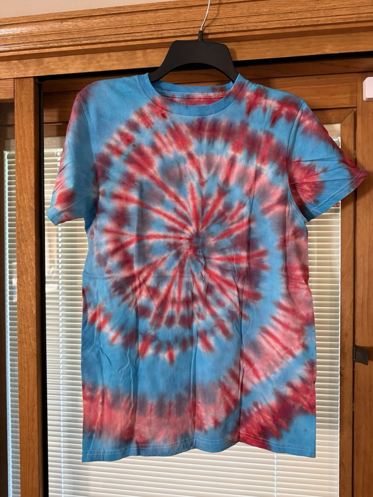 Goodfellow & Co Men&rsquo;s S Tie-Dye red white & blue Short Sleeve Tee