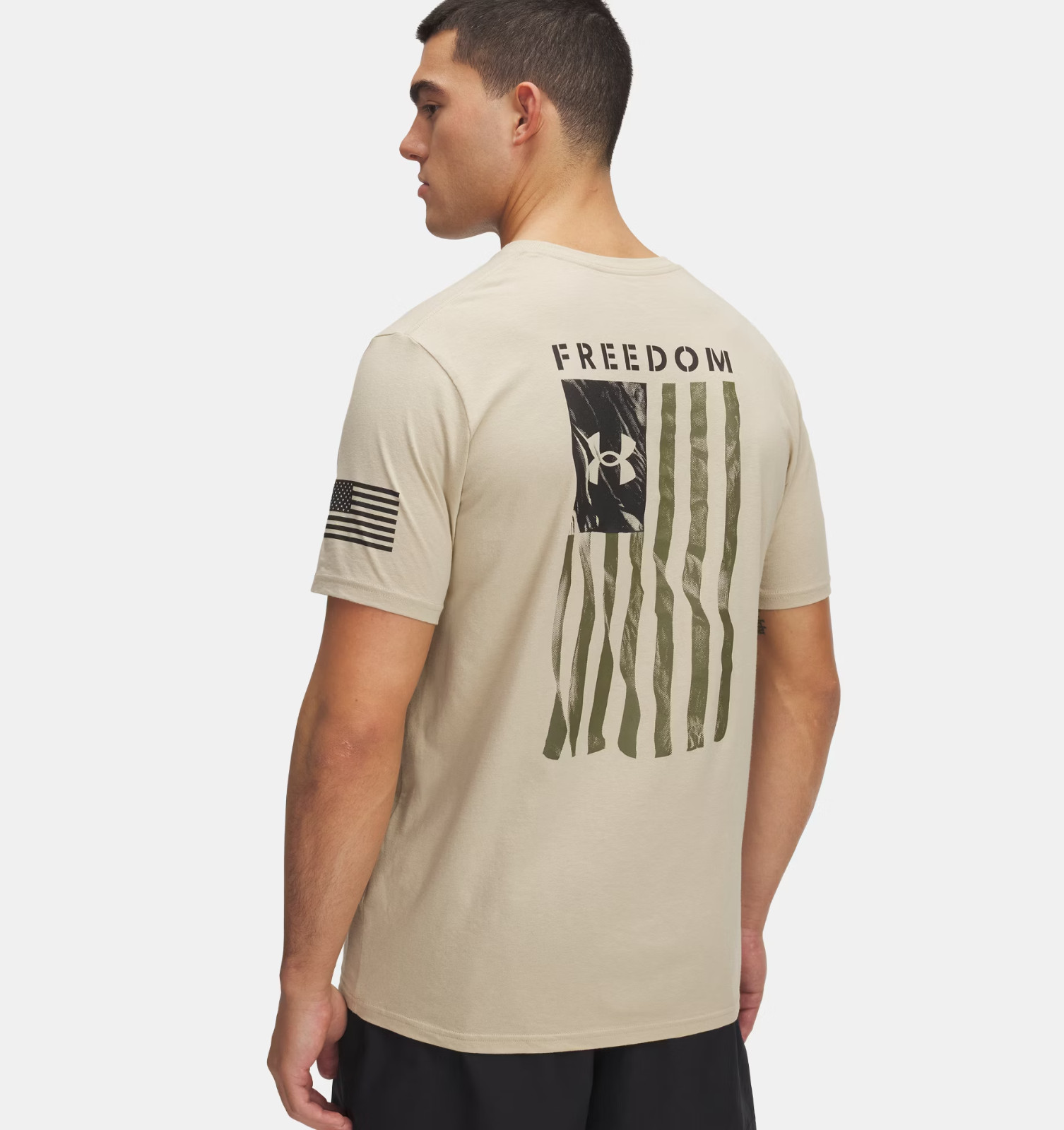 Under Armour Men&rsquo;s Freedom Flag T-Shirt Size: Large -Desert Sand – 6004096-290
