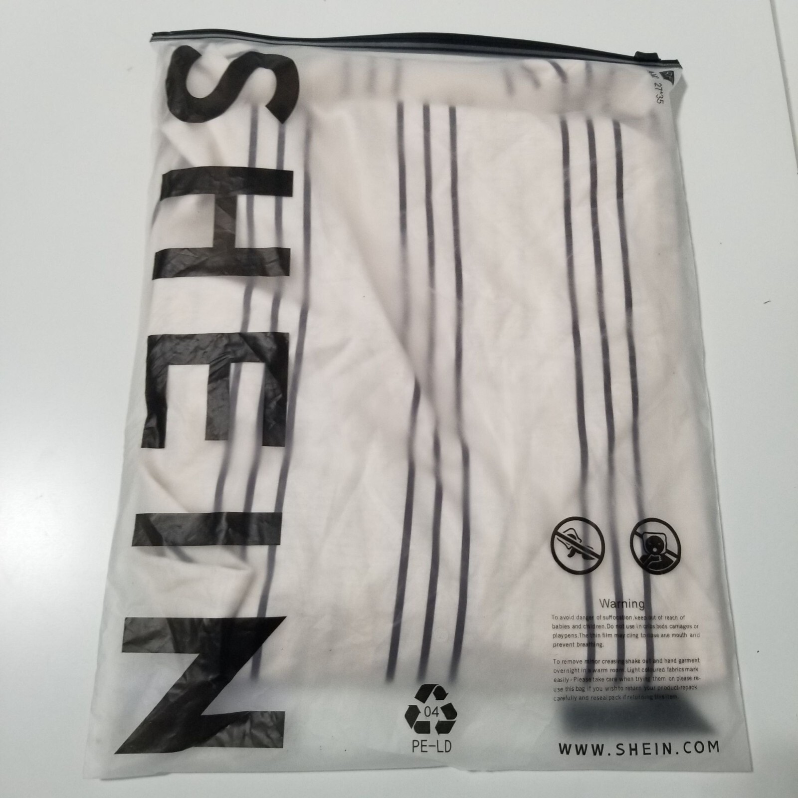 NEW SHEIN Men 1pc Vertical Striped Drop Shoulder Tee Size L