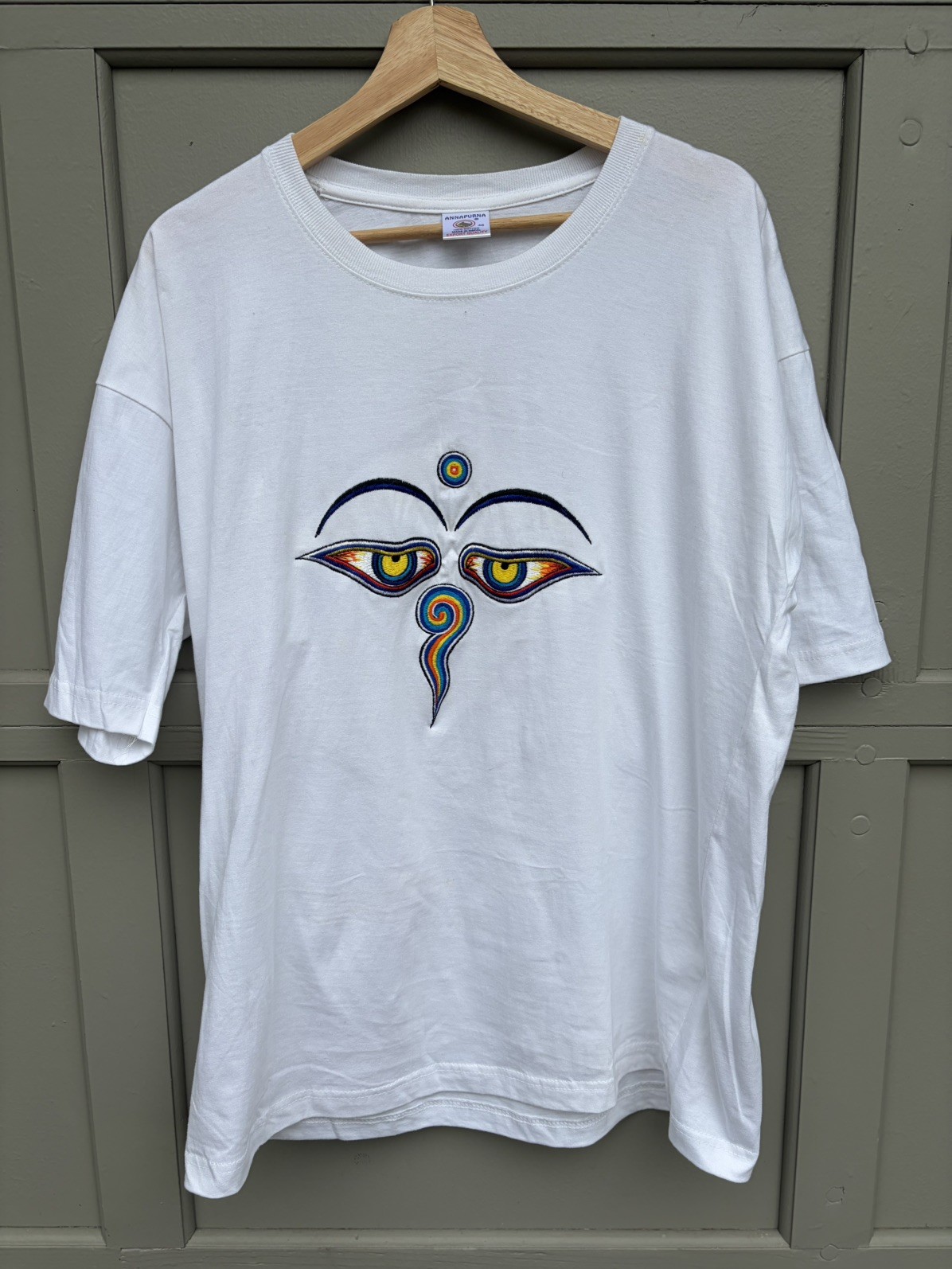Vintage Embroidered Annapurna Nepal Buddha Eyes White Tee Size 48 (XL)