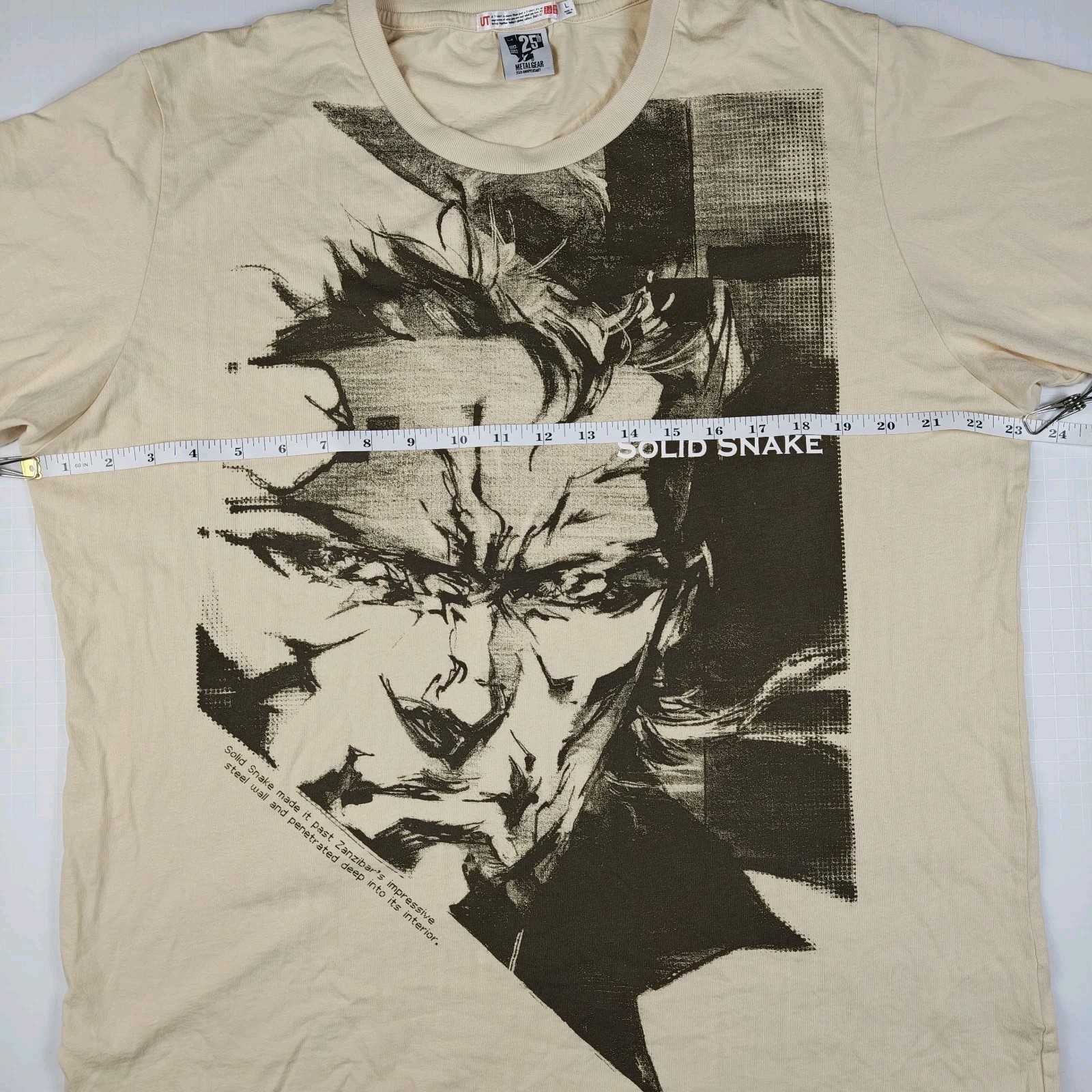Uniqlo Metal Gear Solid 25th Anniversary Solid Snake Beige Graphic Tee Size L