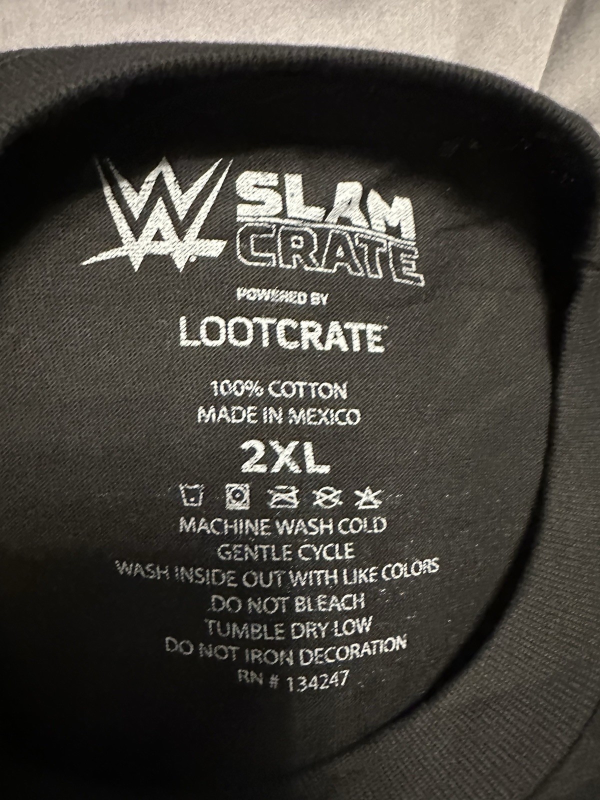 Sasha Banks Loot Crate WWE Slam Crate Black & Gold Graphic Logo Tee Men’s 2XL