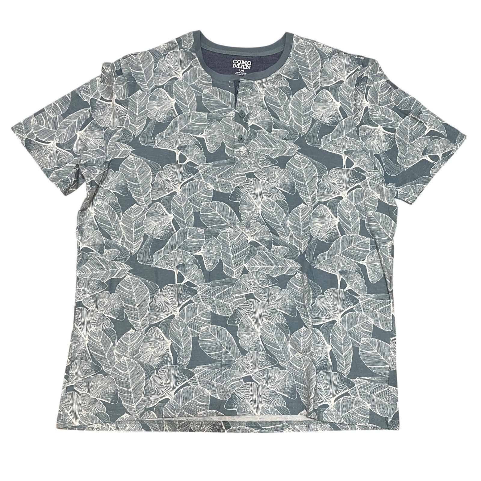 Como Man Men&rsquo;s Large Ginkgo Leaf Print Henley Shirt Blue White Short Sleeve NWT