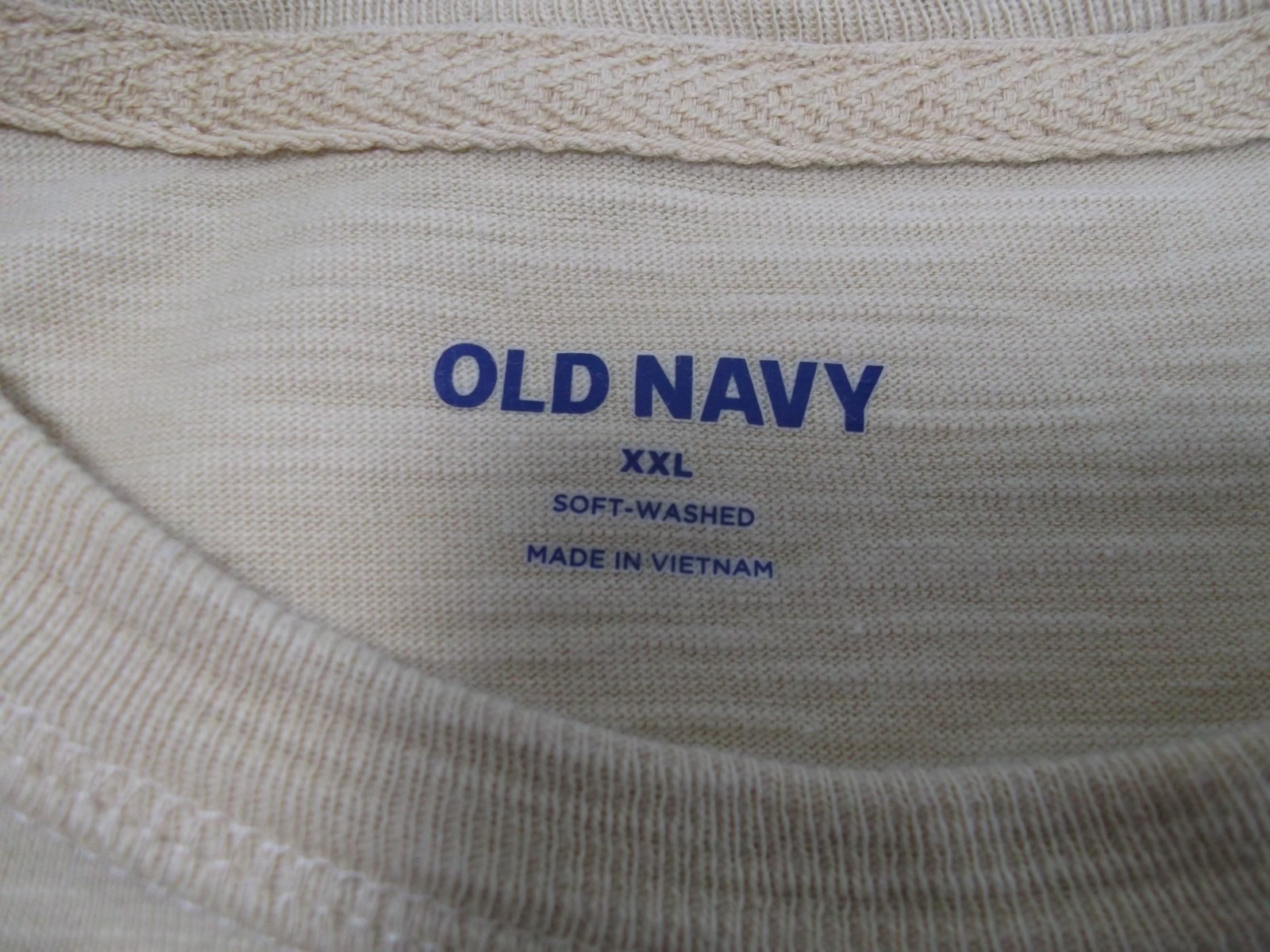 Old Navy T-Shirt Men&rsquo;s Sz. 2XL (W 26in x L 30in)Beige Yellow