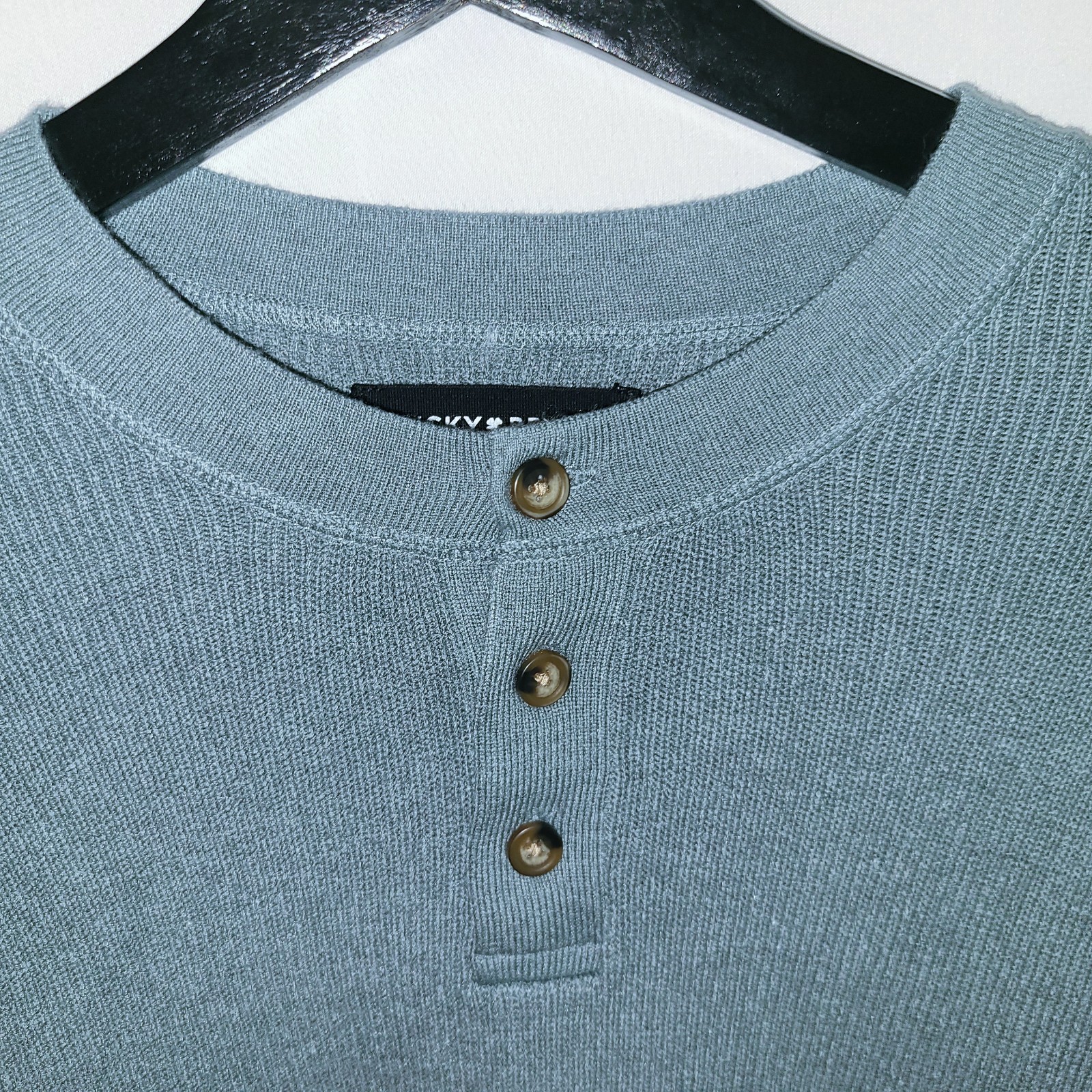 Lucky Brand Mens Small Long Sleeve Lightly Ribbed Pullover Henley Shirt NWT