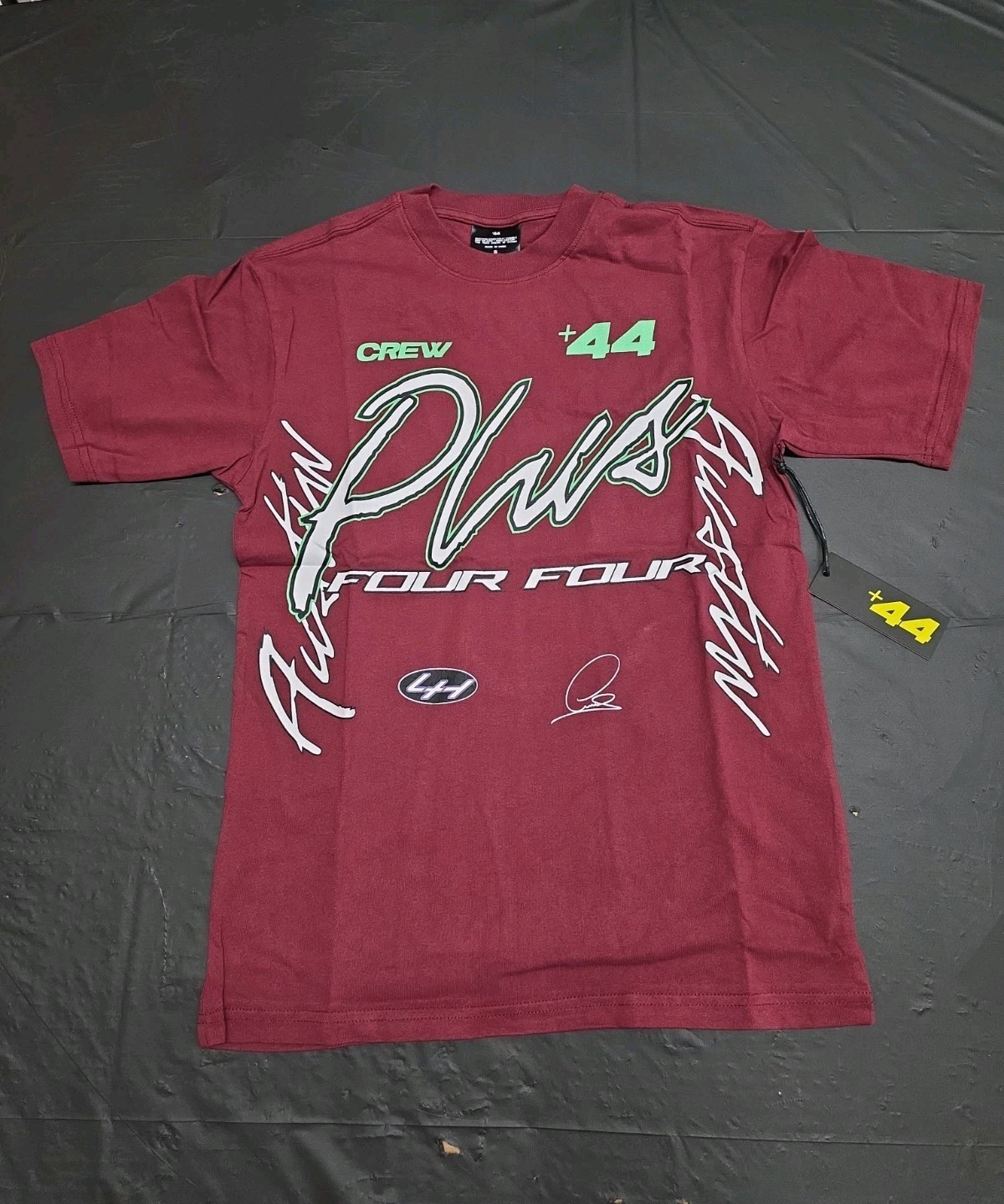 +44 Lewis Hamilton Formula 1 Austin crew Tee shirt Plus 44 NWT New Red Size S