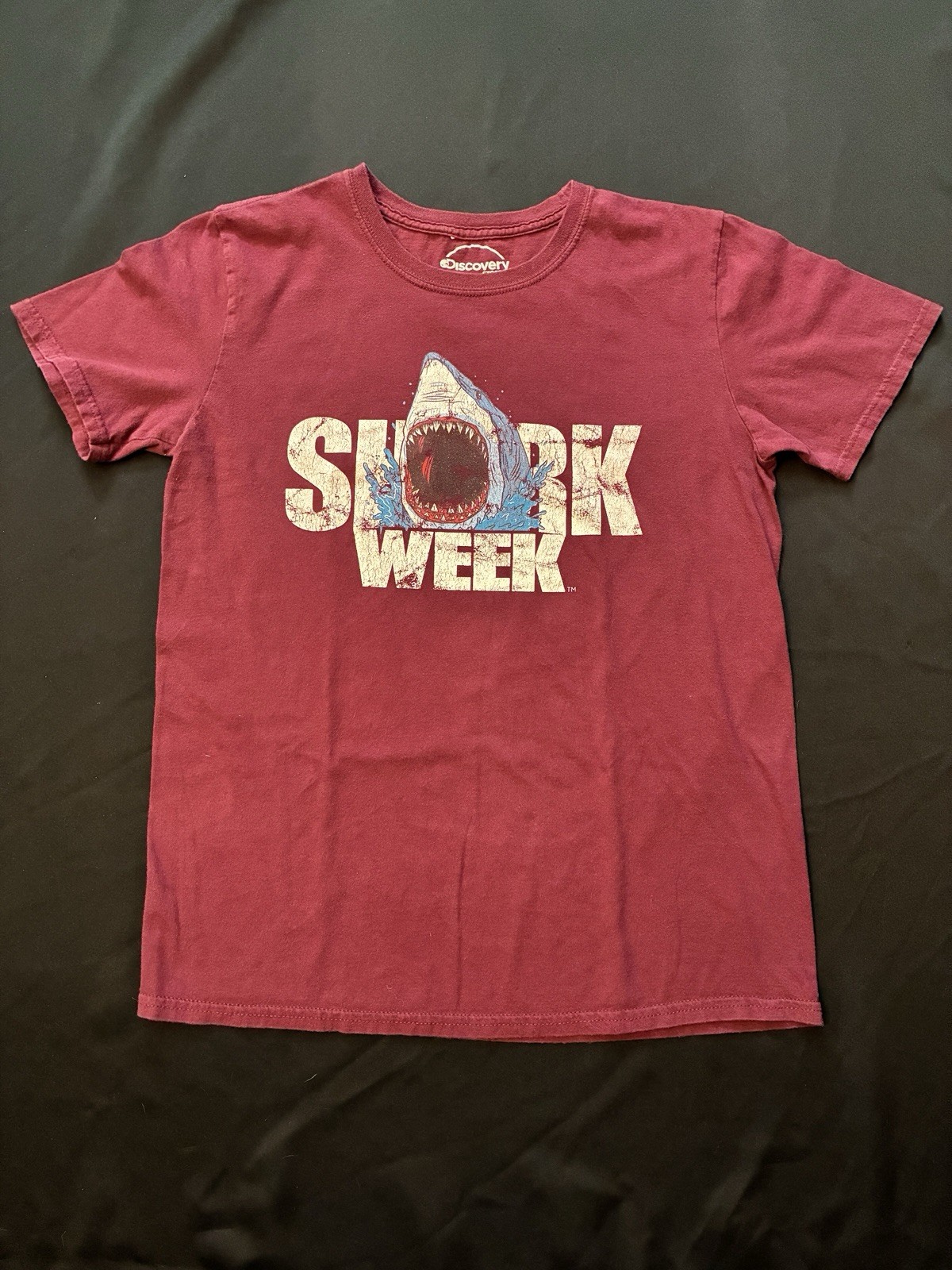 Shark Week Men&rsquo;s T-Shirt Sz M Graphic Maroon Red Discovery Channel Store