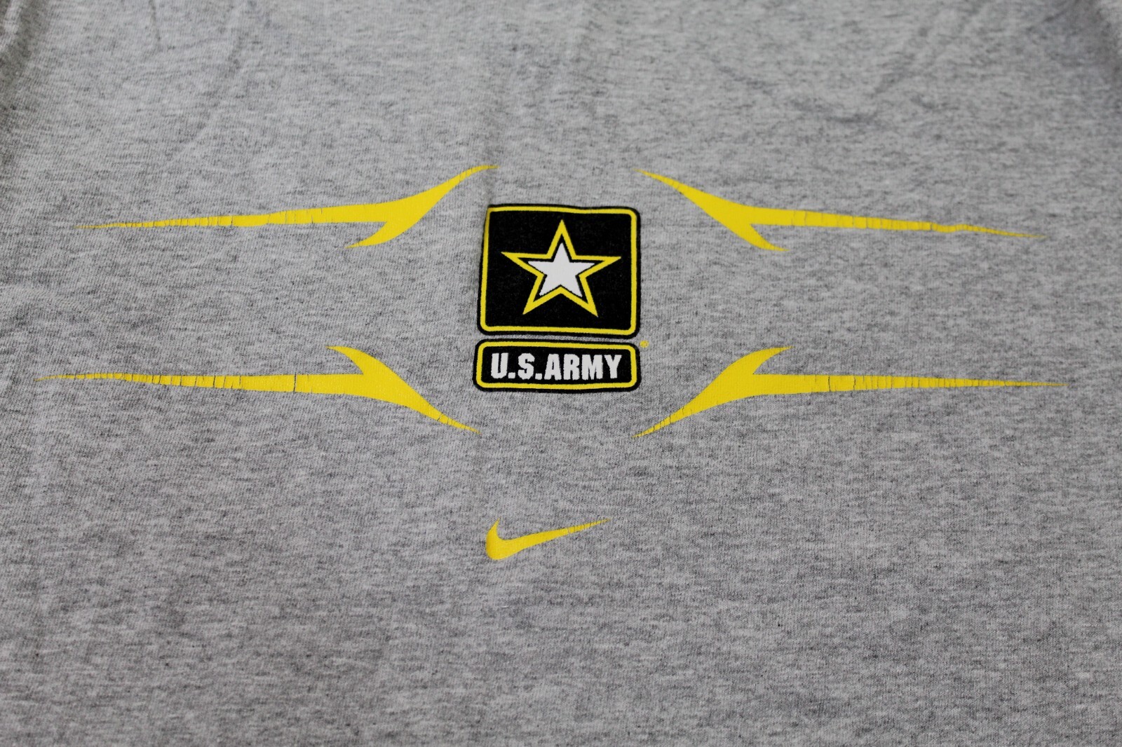 Nike Loose Fit United States US Army Military Grey Yellow Logo T-Shirt Small