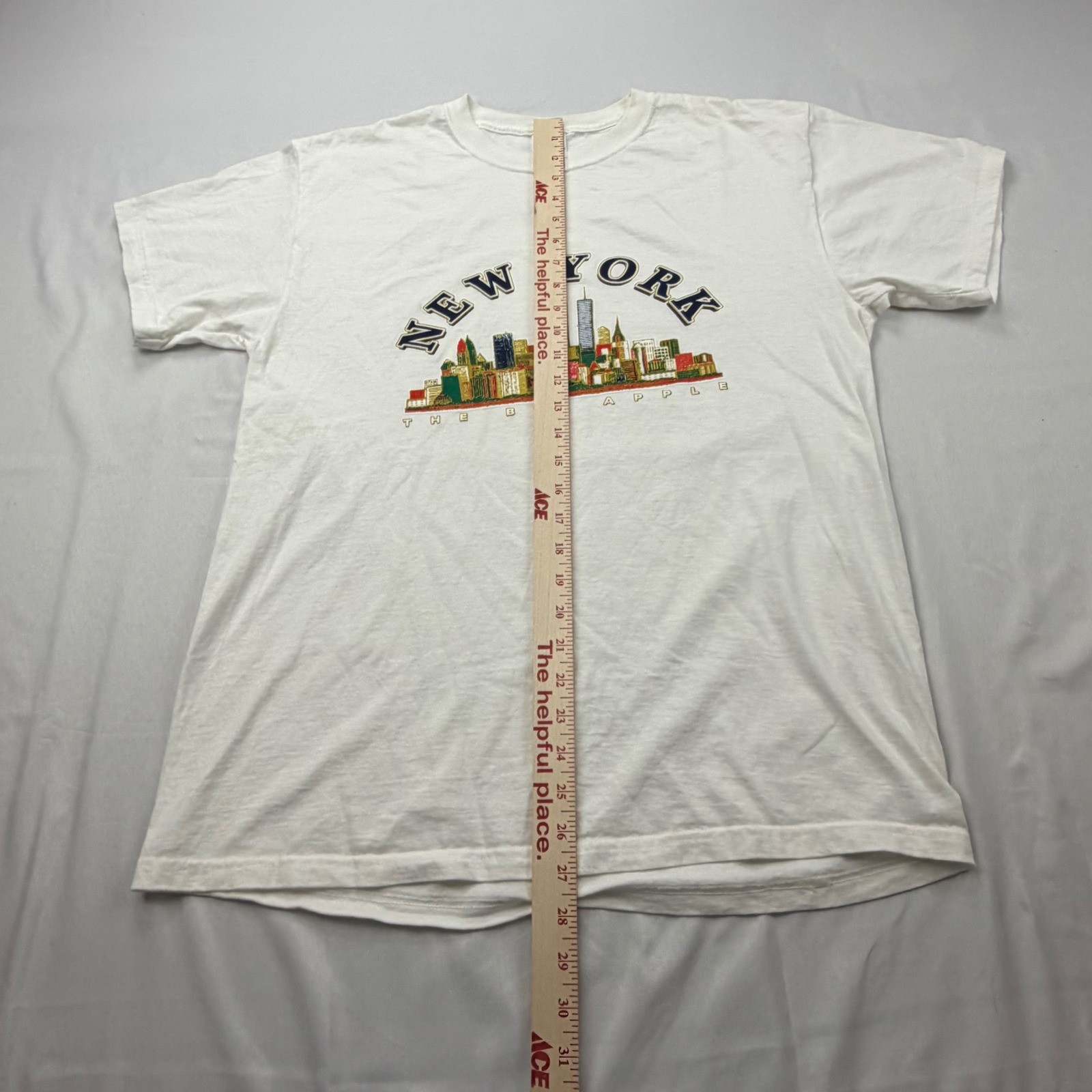 Fruit of the Loom T-Shirt Mens Large White New York Twin Towers Skyline Graphic