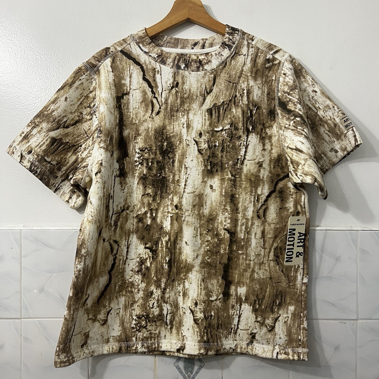 Art & Motion Retro Camo Tree Bark Fleece T-Shirt Men’s Size Medium Streetwear