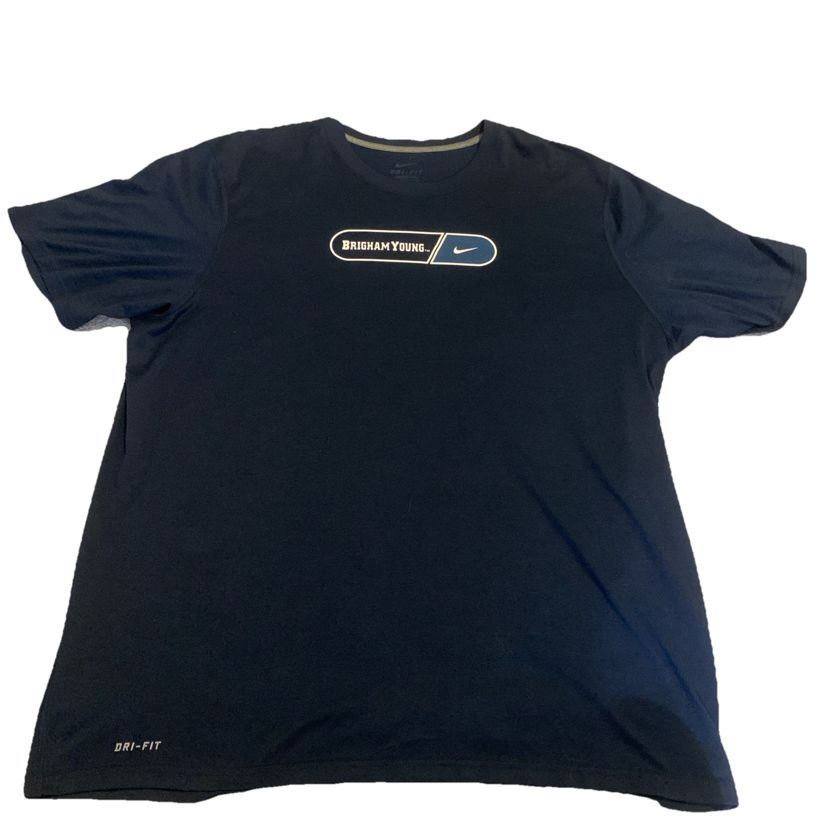 Nike Dri-Fit BYU Brigham Young University Men&rsquo;s XL T-Shirt Lightweight