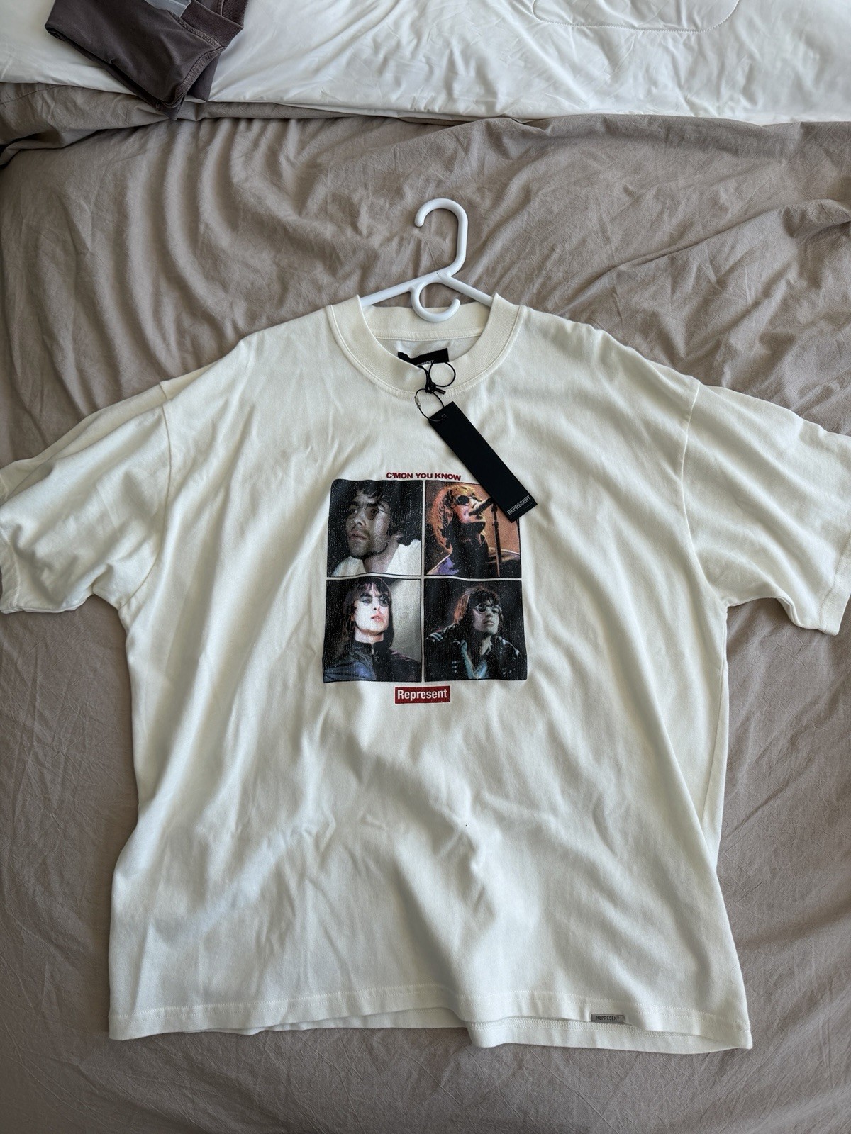 Represent x Liam Gallagher C&rsquo;mon You Know T-Shirt – Flat White – XL