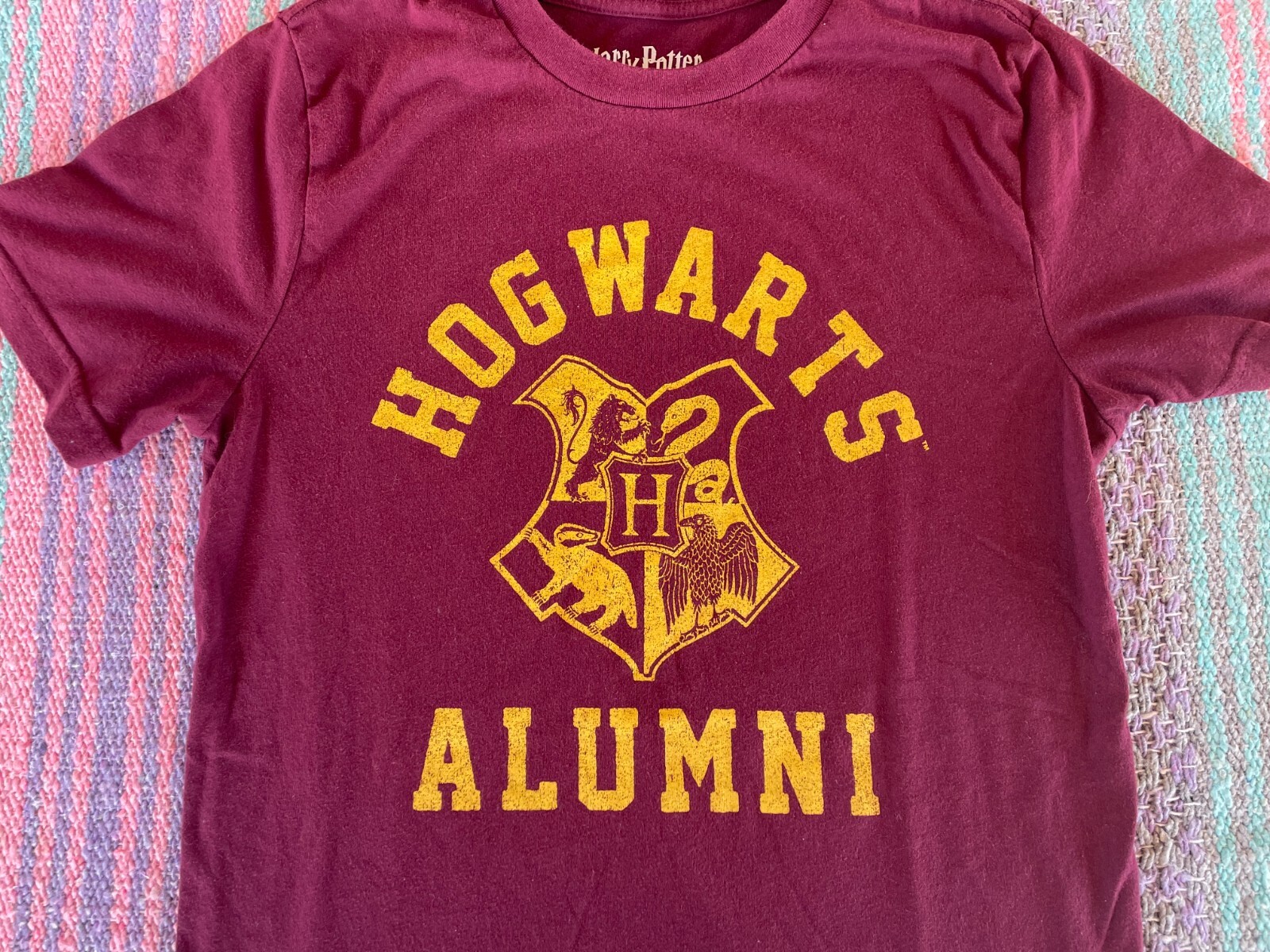 Harry Potter Hogwarts Alumni T Shirt Adult (SM) Maroon Warner Cotton/Poly Blend