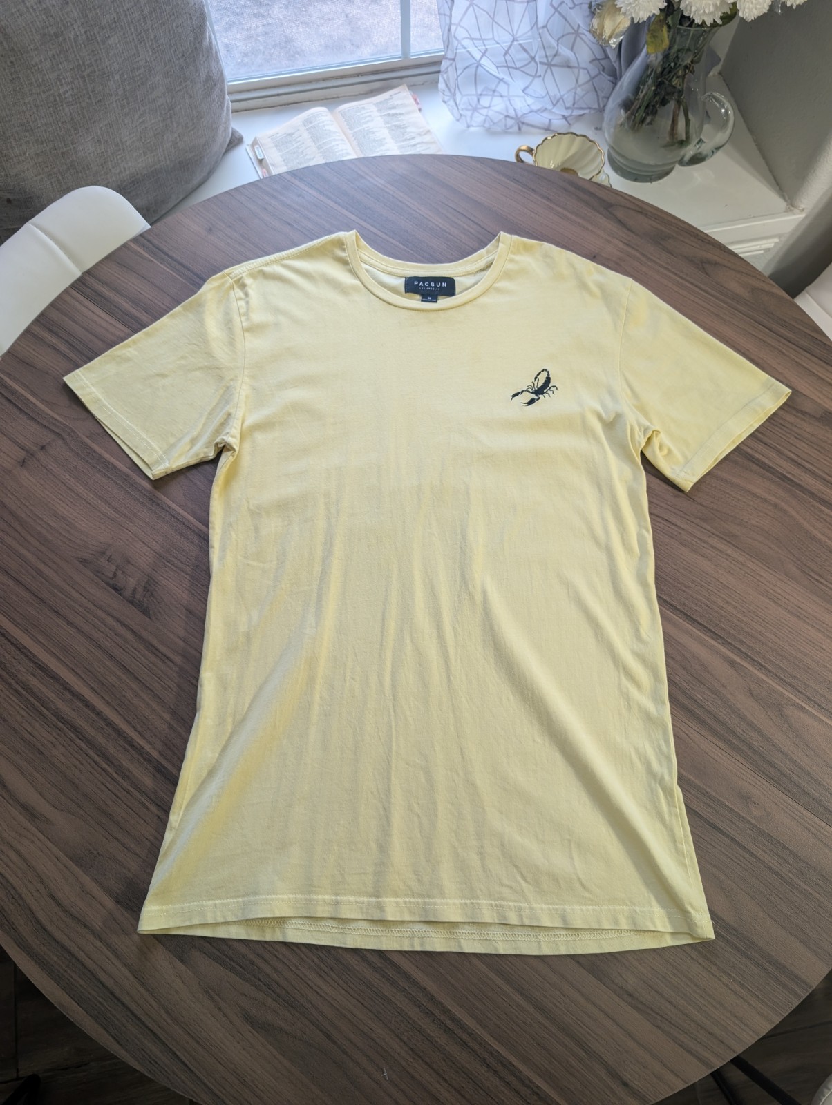 PacSun Los Angeles Scorpion Graphic T Shirt Men&rsquo;s Medium Yellow Short Sleeve Tee