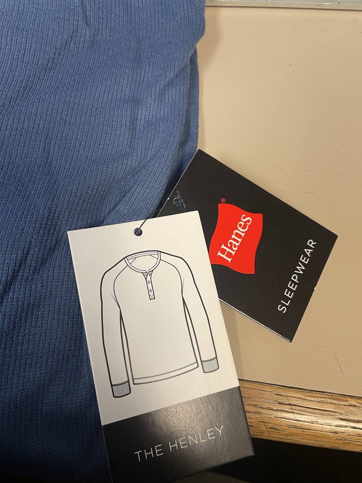 Hanes Men&rsquo;s Long-Sleeve Henley Shirt SLEEPWEAR 95% cotton 3 button Medium SOFT