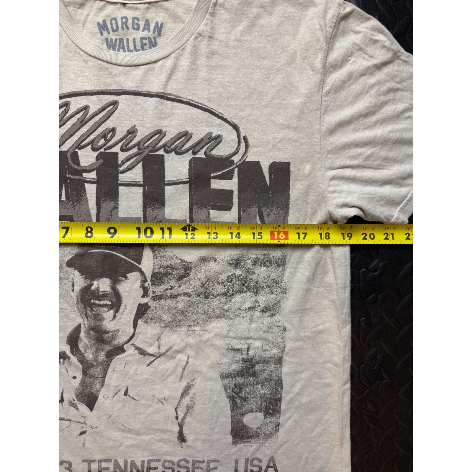 Morgan Wallen Graphic T-Shirt Mens Small Tan Tennessee Est 1993 Country Music