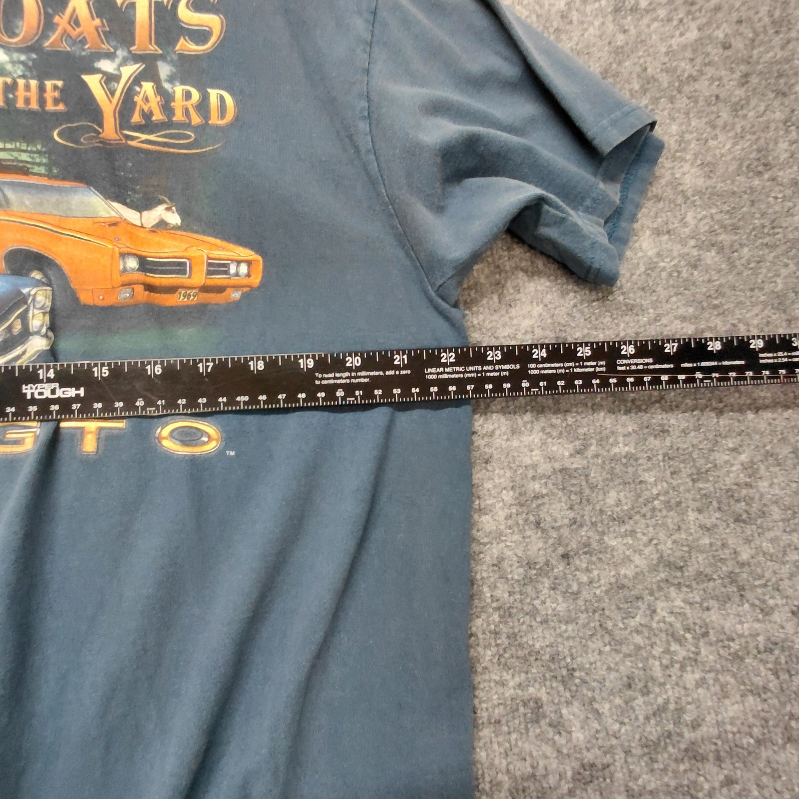 Pontiac GTO Cars T-Shirt Men&rsquo;s Size XL Blue General Motors Few Goats In The Yard