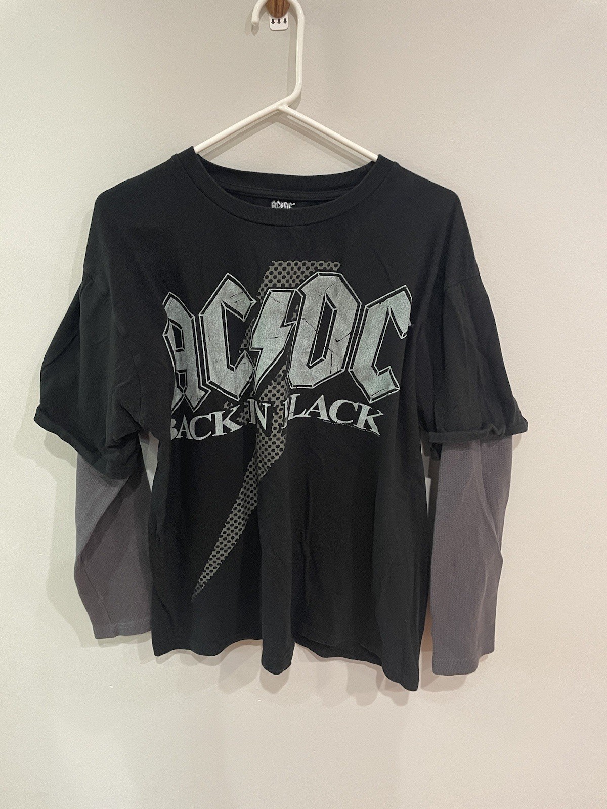 Rockware ACDC Back in Black Fits Adult S Long Sleeve Thermal Cottton Tshirt NICE