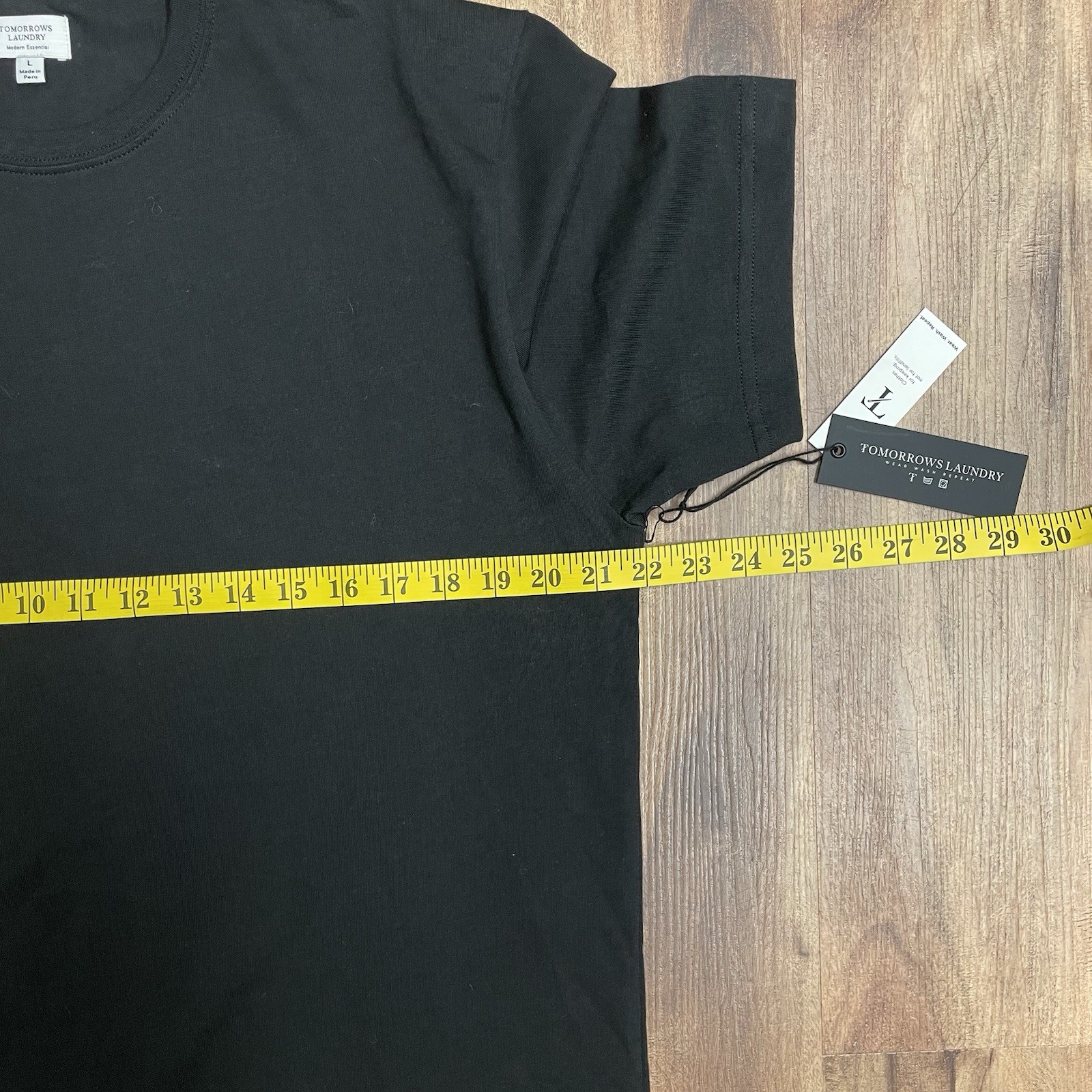 Tomorrows Laundry Men&rsquo;s Large Black Modern Fit Tee T-shirt, Essential Tee