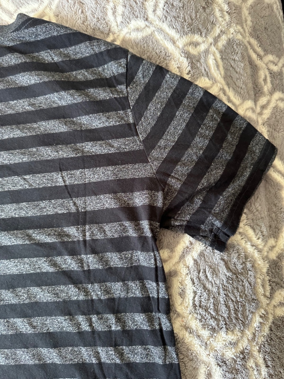 BDG Slim Fit Men&rsquo;s Crew Neck T-Shirt Striped L Black & Gray