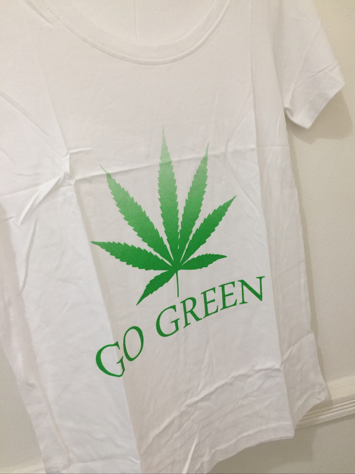 Women’s Go Green Weed White T-shirt , 100% Cotton,New ( Tear Away Label)