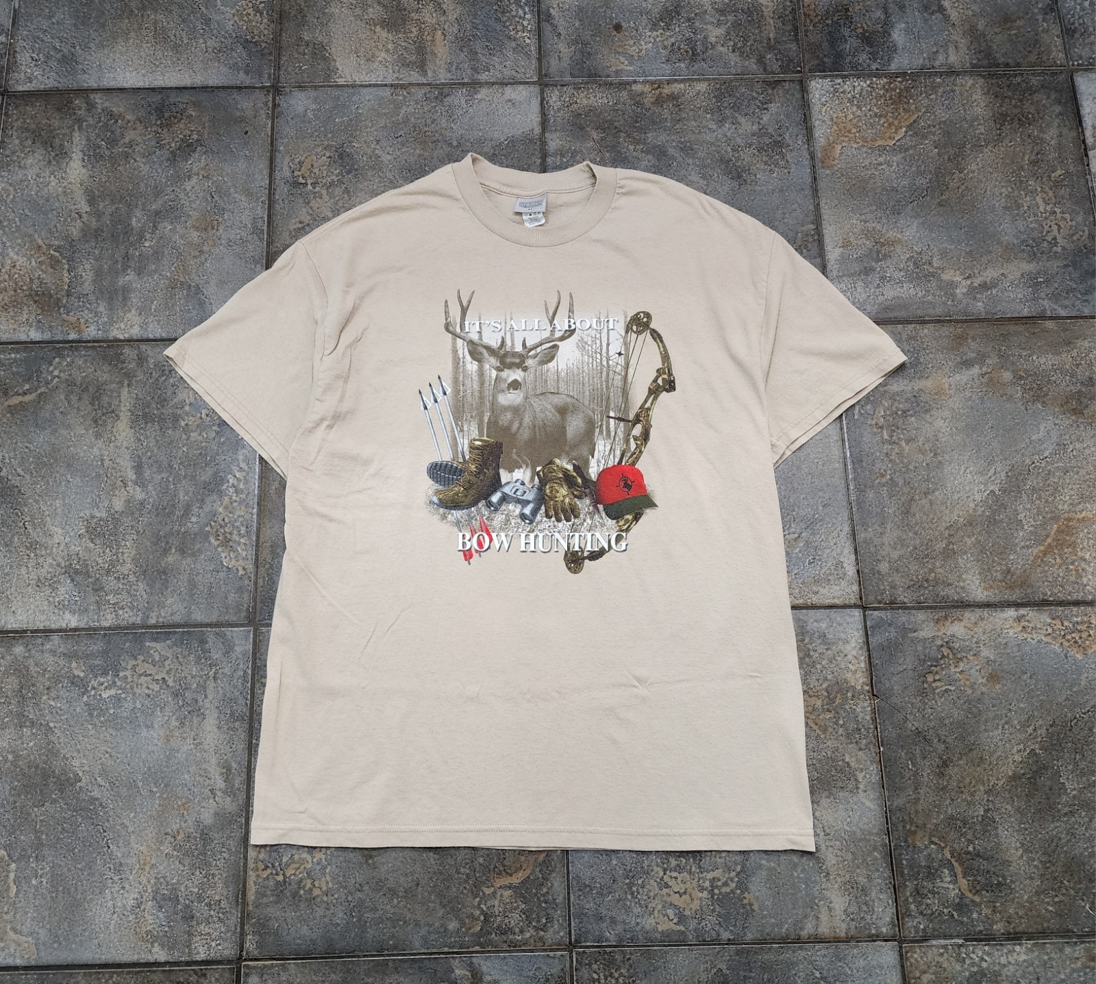 Vintage Y2K Bow Hunting Men&rsquo;s XL National Heritage Outdoors Deer T Shirt