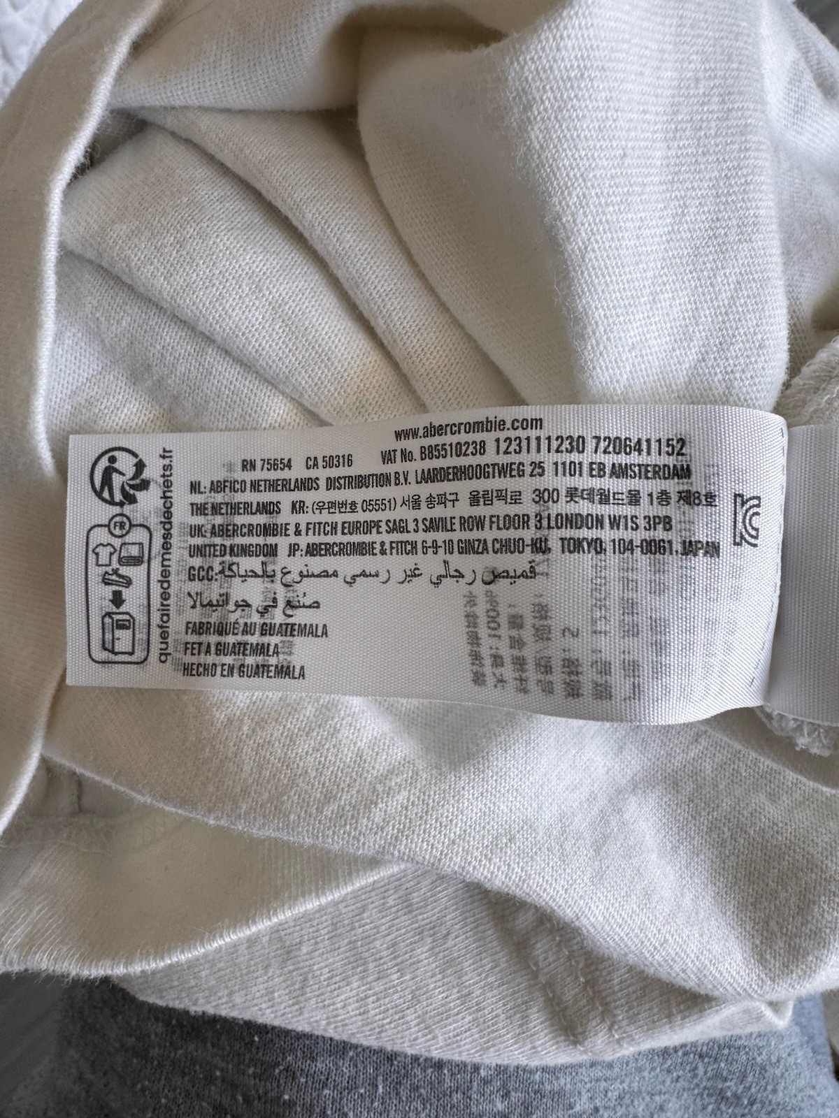 RARE! Abercrombie Fitch HBO The Sopranos L Gangster Mafia Family White T-Shirt