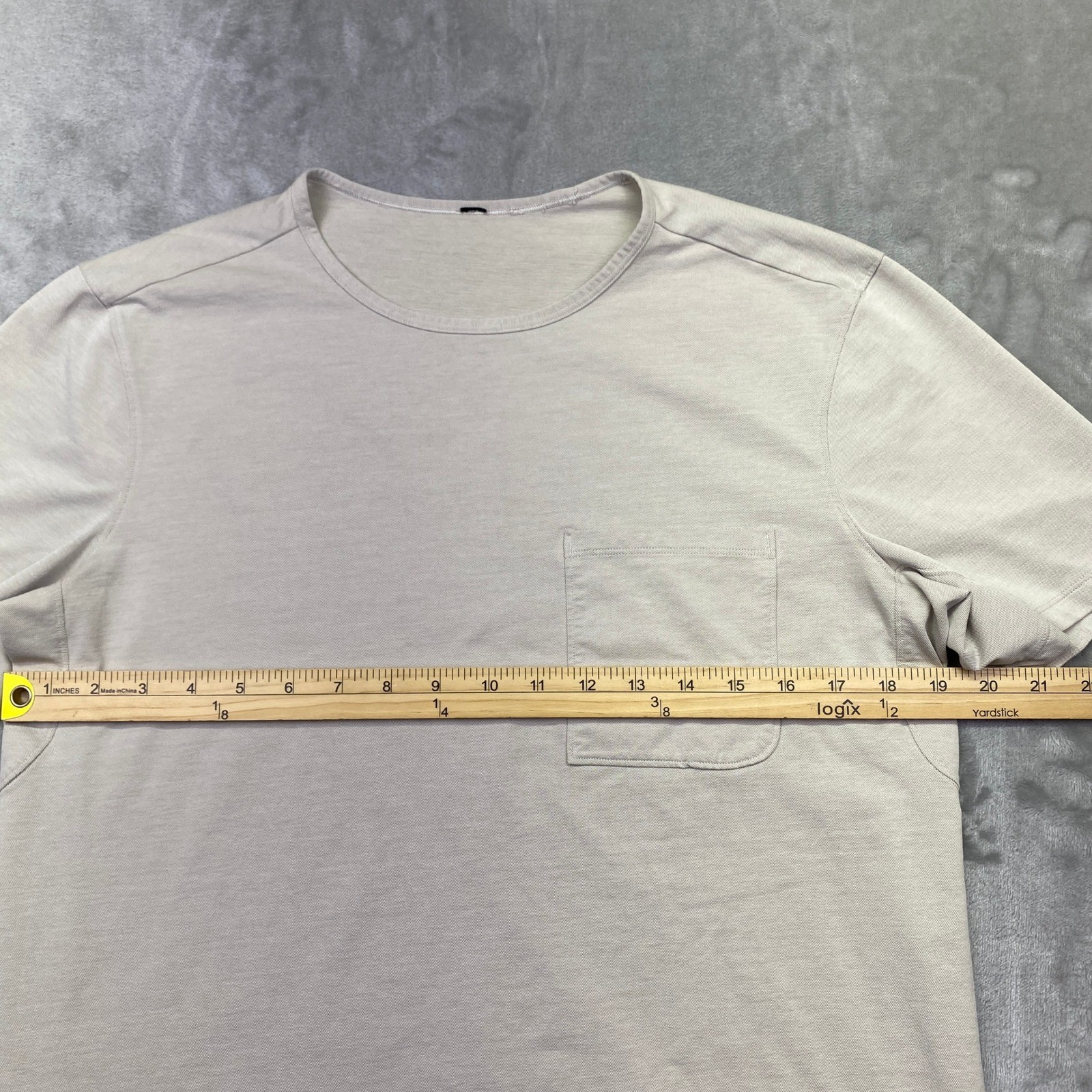 Lululemon Chest Pocket Men&rsquo;s Short Sleeve Crew Neck T Shirt Light Beige Sz S