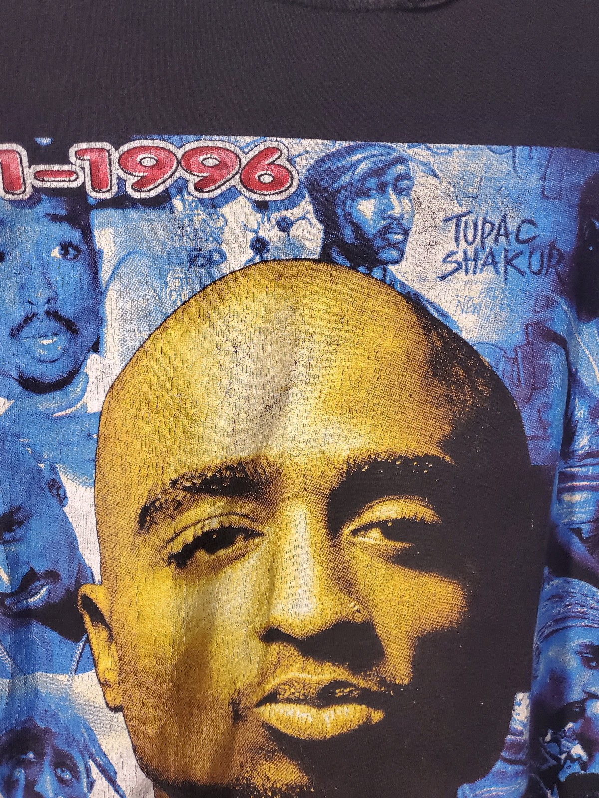 Vintage 90s « In Memory Of » 2PAC Tupac Big Face AOP Rap 2-Sided Men&rsquo;s T-Shirt XL