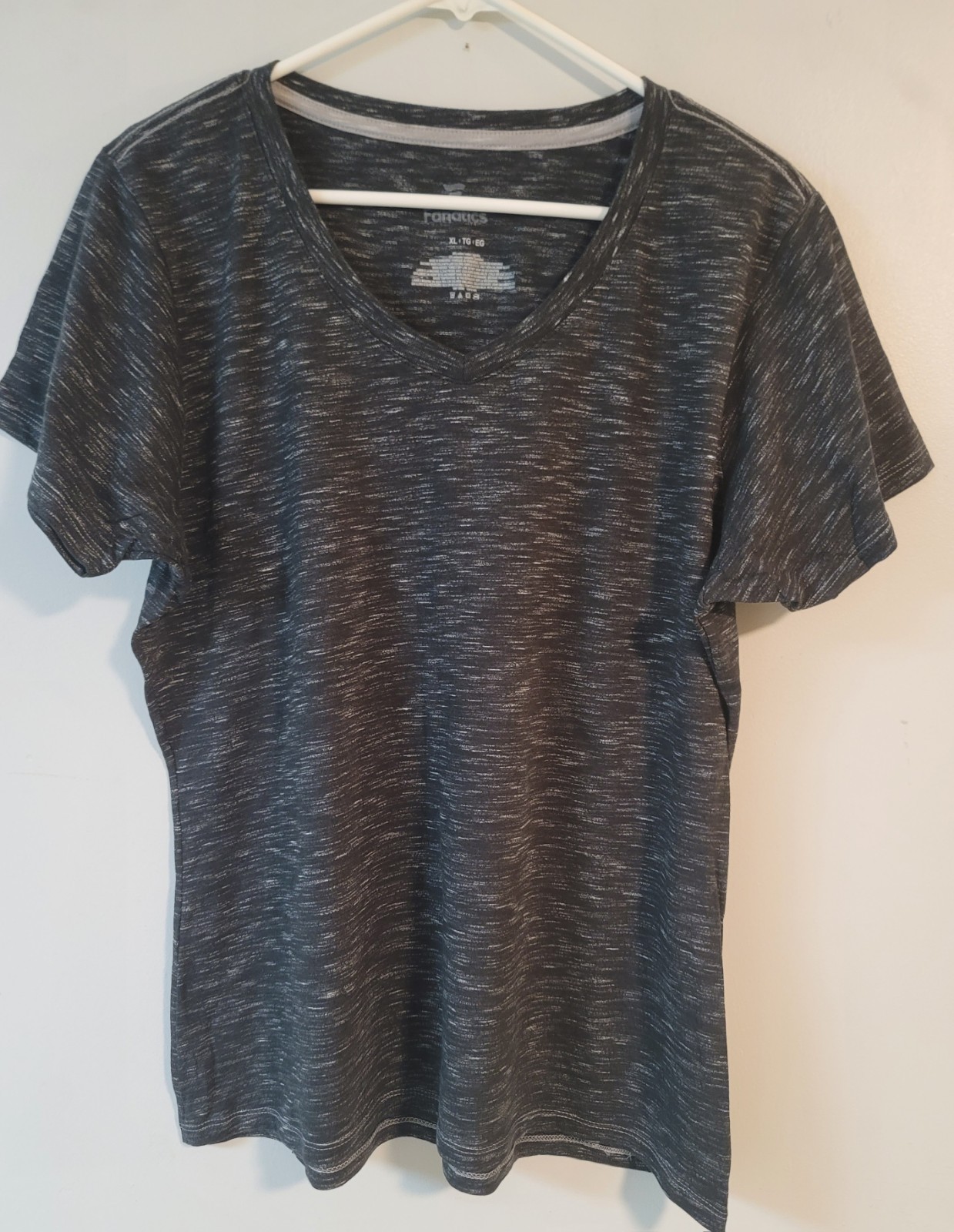 Fanatics Men&rsquo;s Black Gray Marl V-Neck Short Sleeve T-Shirt XL
