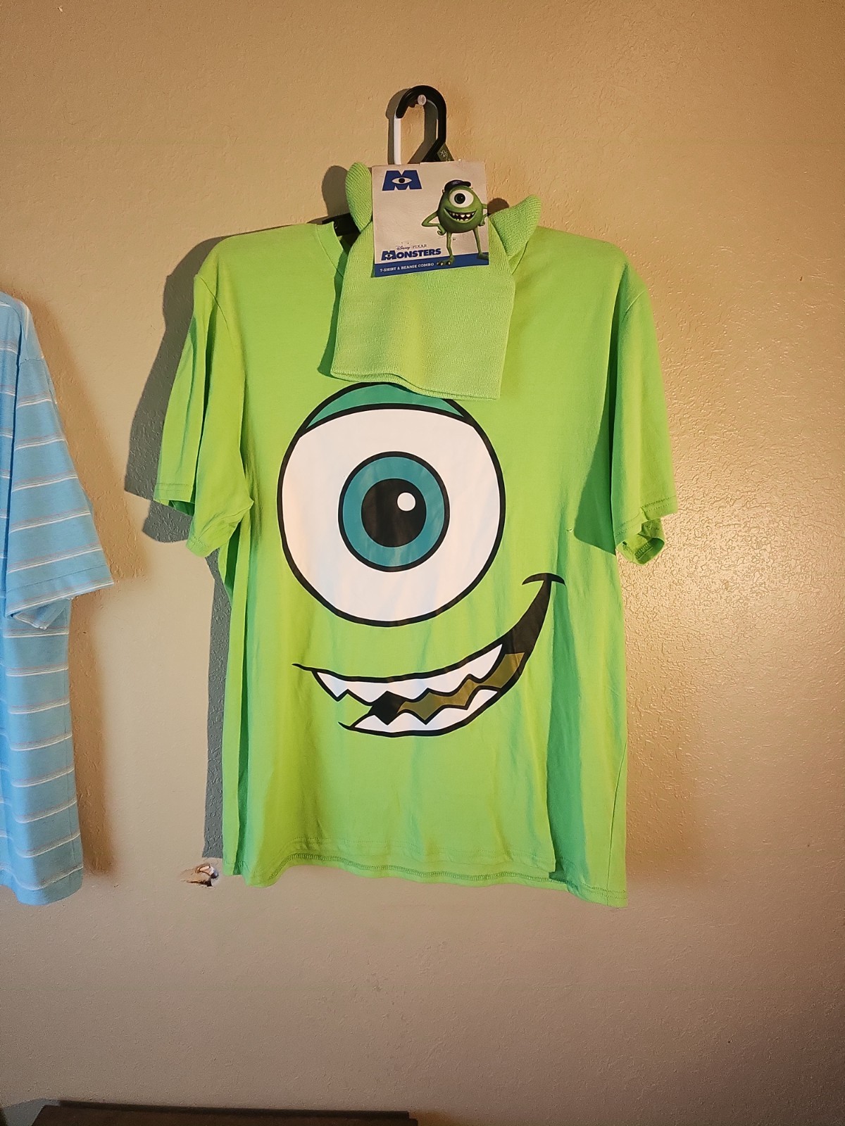 Men&rsquo;s Monster Mike Wazowski Graphic T-Shirt & Matching Beanie Size 1Xl 40/42